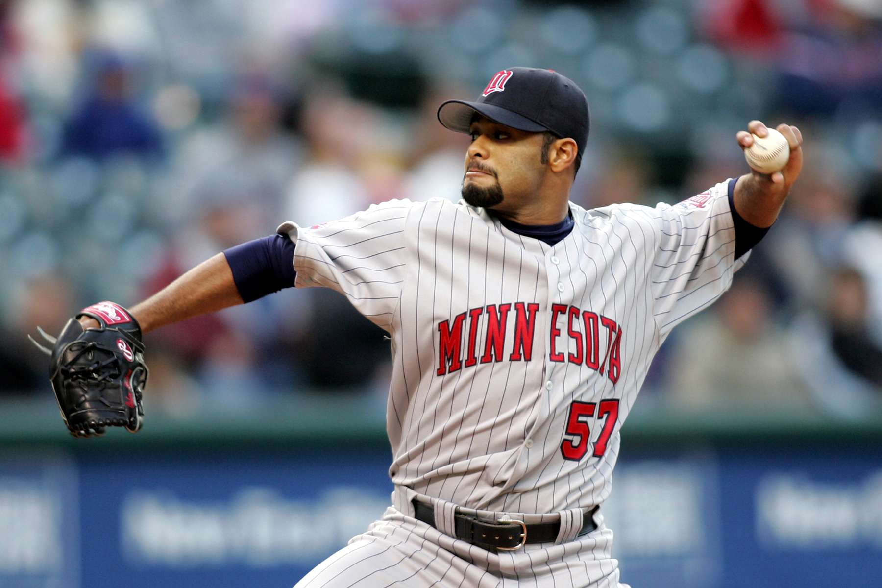 Minnesota Twins Johan Santana during the Twins 3-2 win over the Cleveland Indians in Cleveland Ohio April 15, 2005. (Photo by Aaron Josefczyk/Icon SMI/Icon Sport Media via Getty Images)