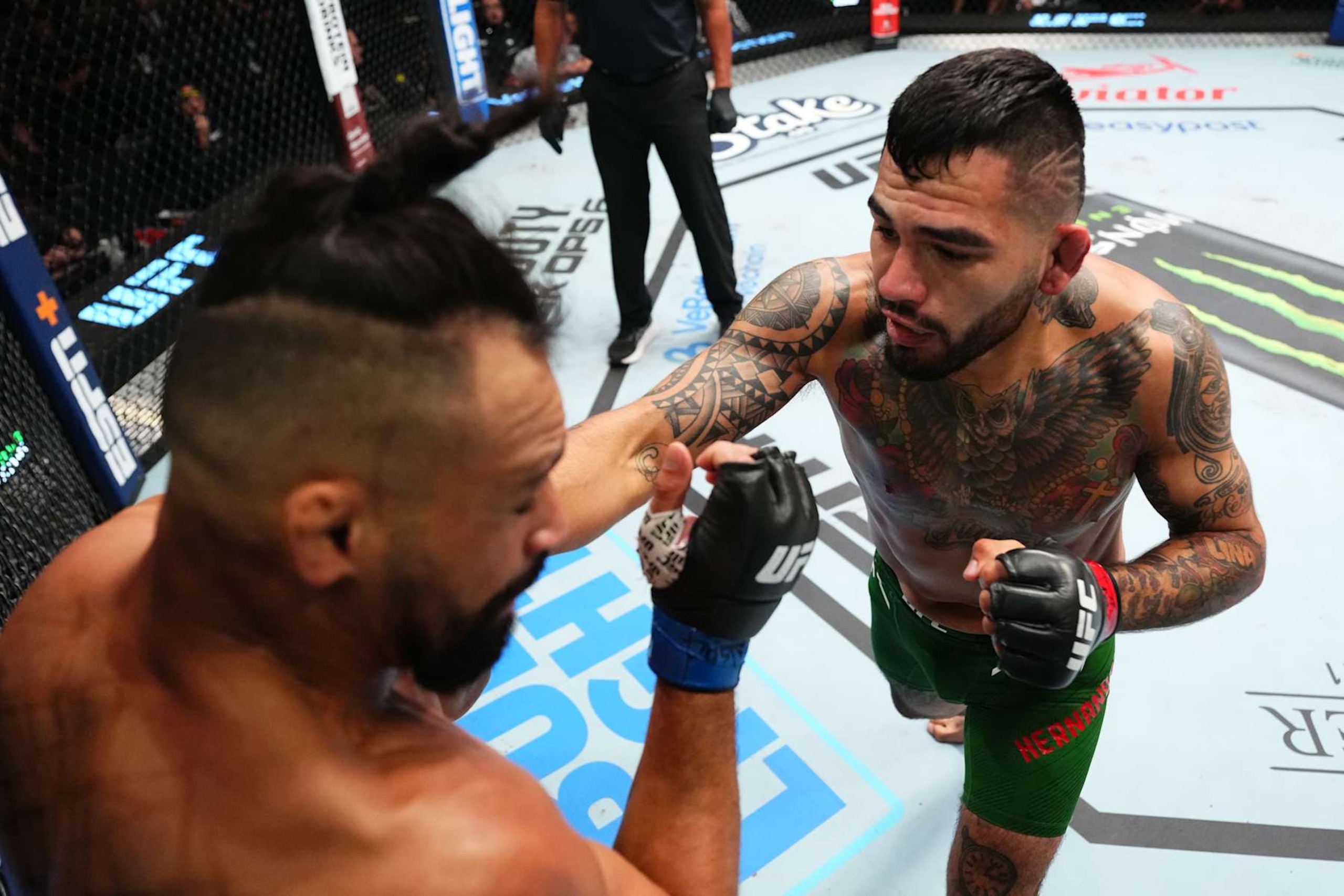 Anthony Hernandez punches Michel Pereira Anthony Hernandez punches Michel Pereira