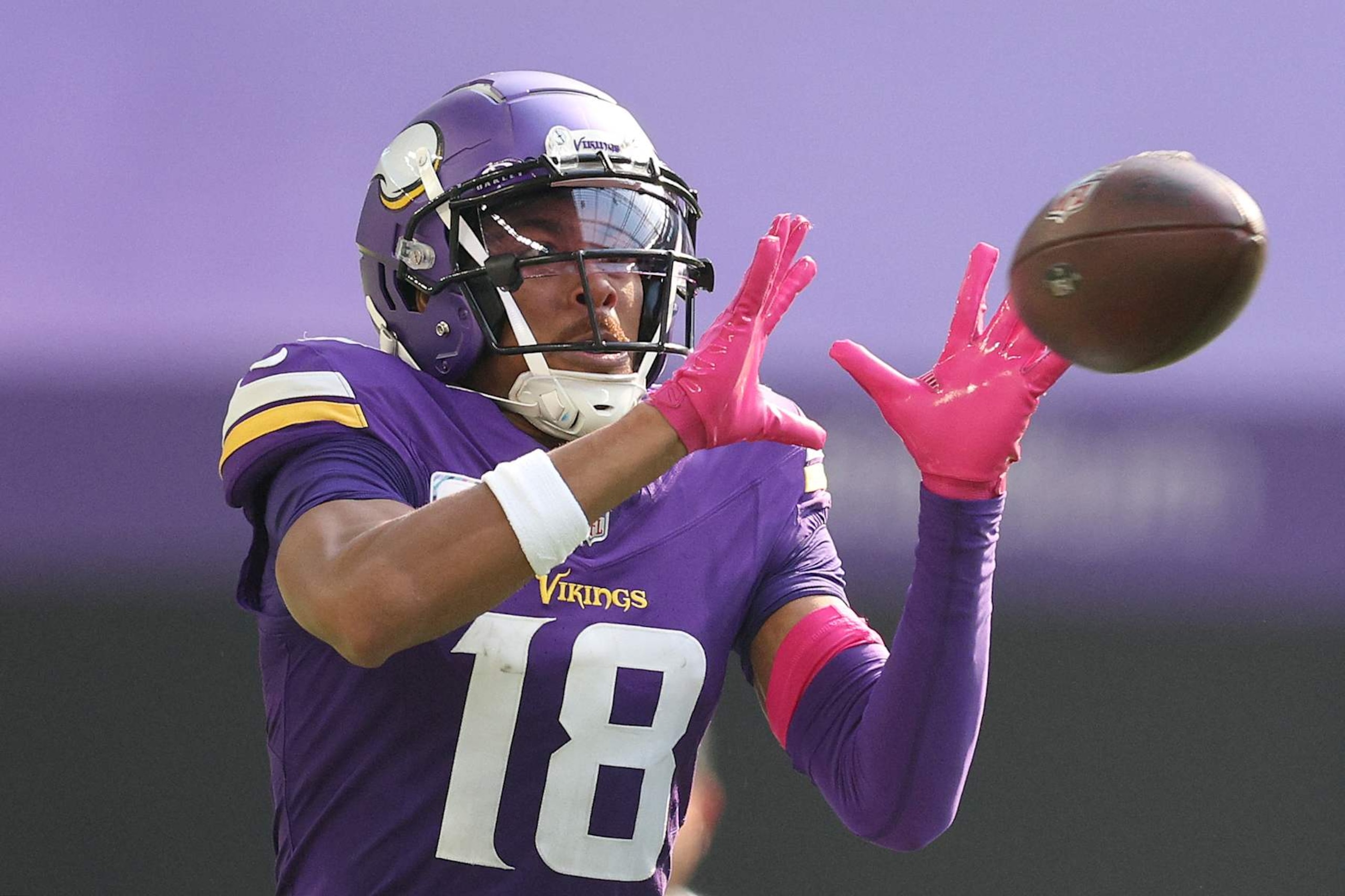 MINNEAPOLIS, MINNESOTA - OCTOBER 20: Justin Jefferson #18 of the Minnesota Vikings catches a pass in the second quarter of a game against the Detroit Lions at U.S. Bank Stadium on October 20, 2024 in Minneapolis, Minnesota. (Photo by David Berding/Getty Images)