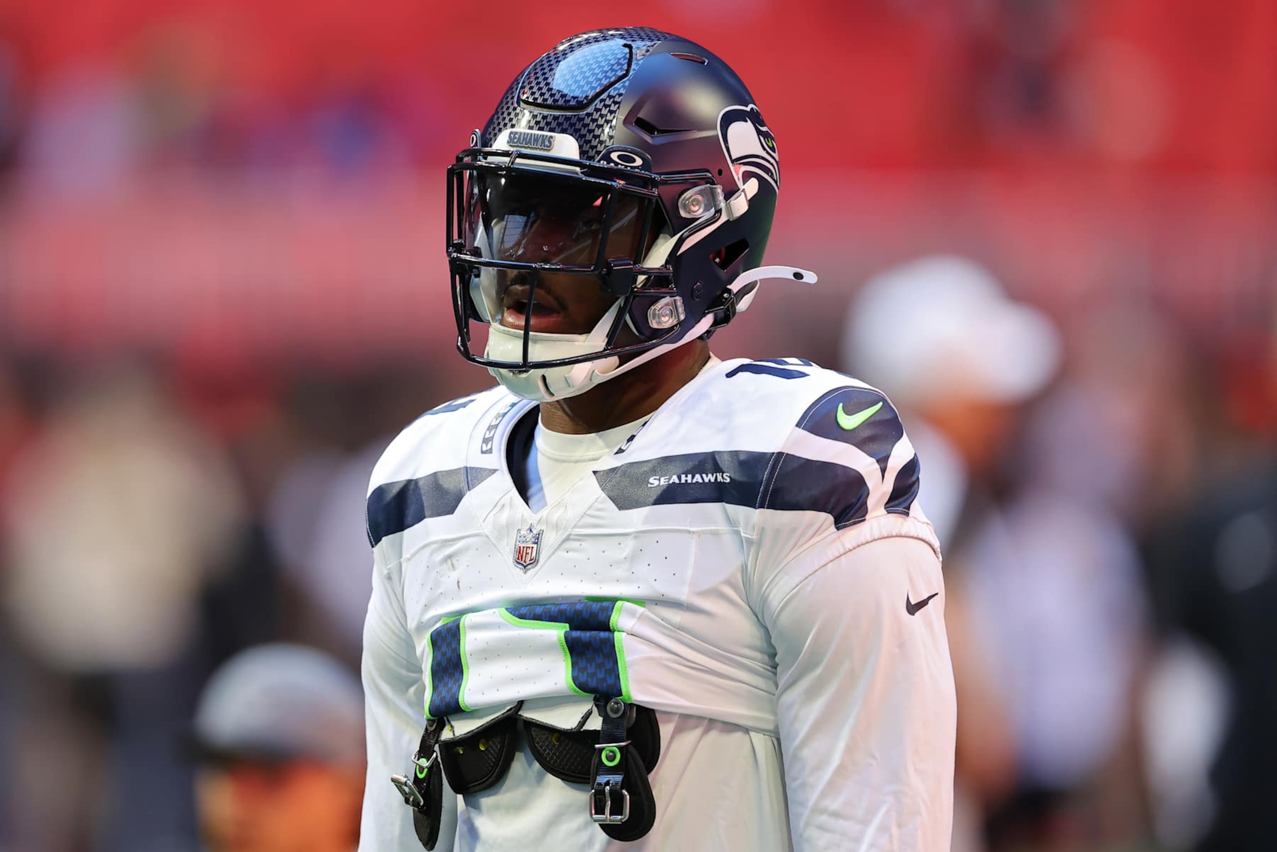 ATLANTA, GEORGIA - OCTOBER 20: DK Metcalf #14 of the Seattle Seahawks warms up prior to a game against the Atlanta Falcons at Mercedes-Benz Stadium on October 20, 2024 in Atlanta, Georgia. (Photo by Kevin C. Cox/Getty Images)