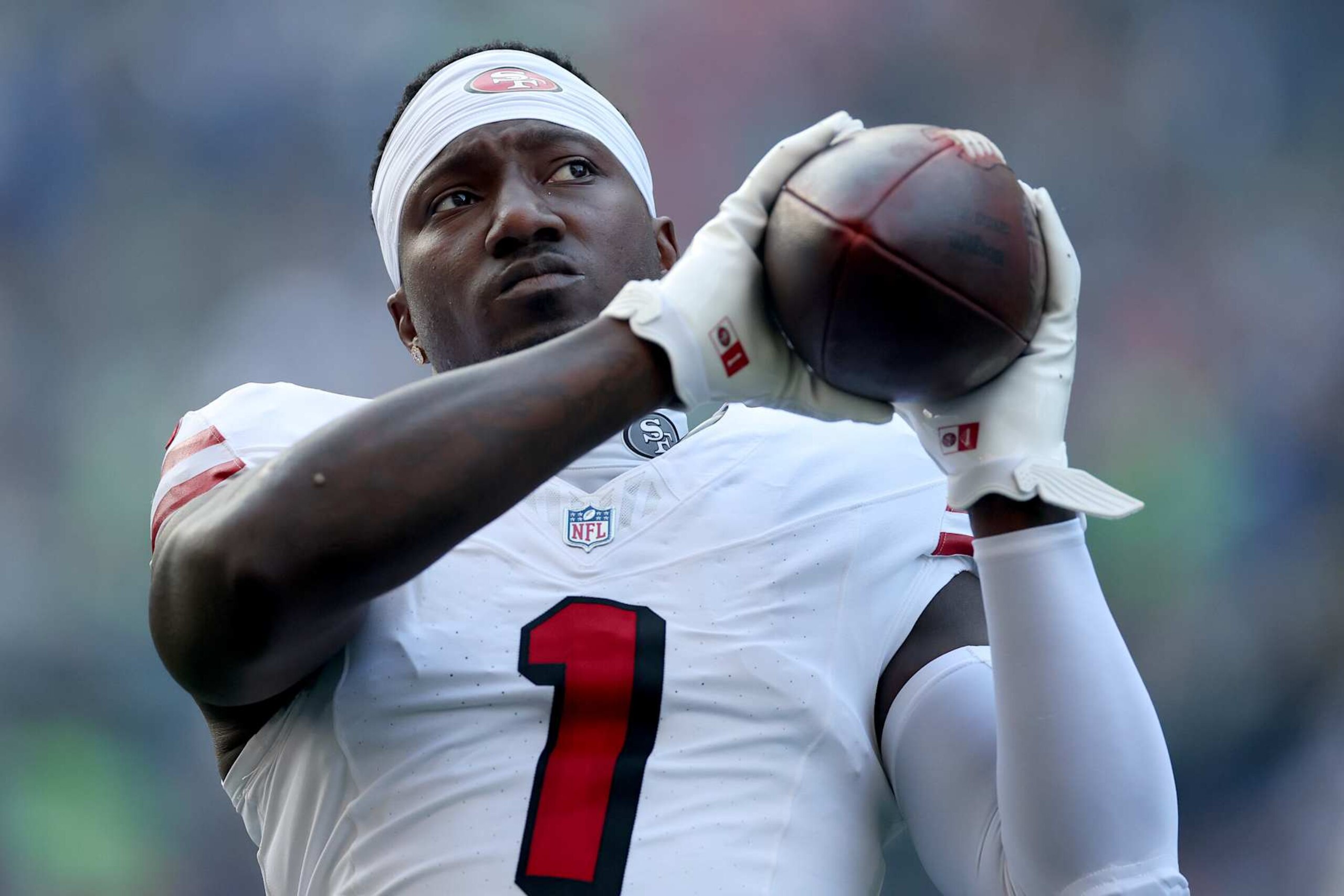 SEATTLE, WASHINGTON - OCTOBER 10: Deebo Samuel Sr. #1 of the San Francisco 49ers warms up before the game against the Seattle Seahawks at Lumen Field on October 10, 2024 in Seattle, Washington. (Photo by Steph Chambers/Getty Images) SEATTLE, WASHINGTON - OCTOBER 10: Deebo Samuel Sr. #1 of the San Francisco 49ers warms up before the game against the Seattle Seahawks at Lumen Field on October 10, 2024 in Seattle, Washington. (Photo by Steph Chambers/Getty Images)