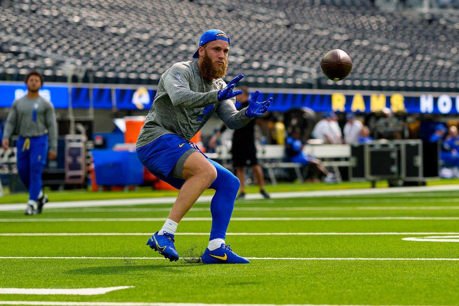 INGLEWOOD, CALIFORNIA - OCTOBER 20: Wide receiver Cooper Kupp #10 of the Los Angeles Rams warms up prior to an NFL football game against the Las Vegas Raiders, at SoFi Stadium on October 20, 2024 in Inglewood, California. (Photo by Brooke Sutton/Getty Images)