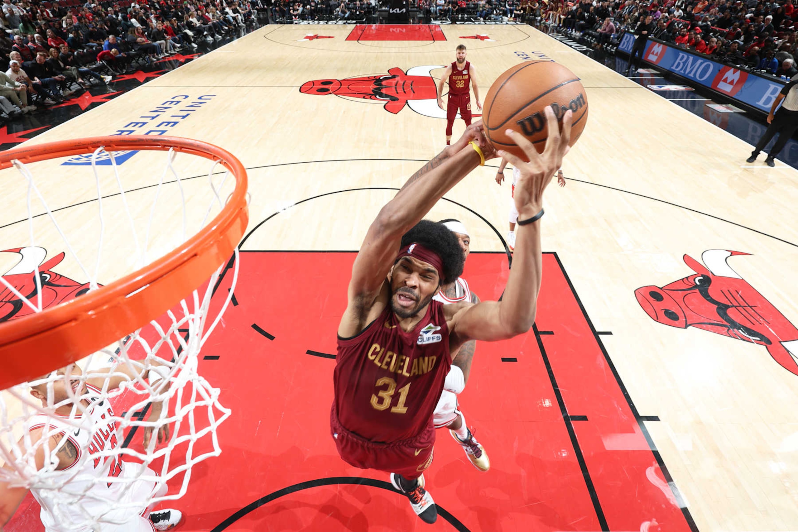CHICAGO, IL - OCTOBER 18: Jarrett Allen #31 of the Cleveland Cavaliers drives to the basket during the game against the Chicago Bulls on October 18, 2024 at United Center in Chicago, Illinois. NOTE TO USER: User expressly acknowledges and agrees that, by downloading and or using this photograph, User is consenting to the terms and conditions of the Getty Images License Agreement. Mandatory Copyright Notice: Copyright 2023 NBAE (Photo by Jeff Haynes/NBAE via Getty Images) CHICAGO, IL - OCTOBER 18: Jarrett Allen #31 of the Cleveland Cavaliers drives to the basket during the game against the Chicago Bulls on October 18, 2024 at United Center in Chicago, Illinois. NOTE TO USER: User expressly acknowledges and agrees that, by downloading and or using this photograph, User is consenting to the terms and conditions of the Getty Images License Agreement. Mandatory Copyright Notice: Copyright 2023 NBAE (Photo by Jeff Haynes/NBAE via Getty Images)