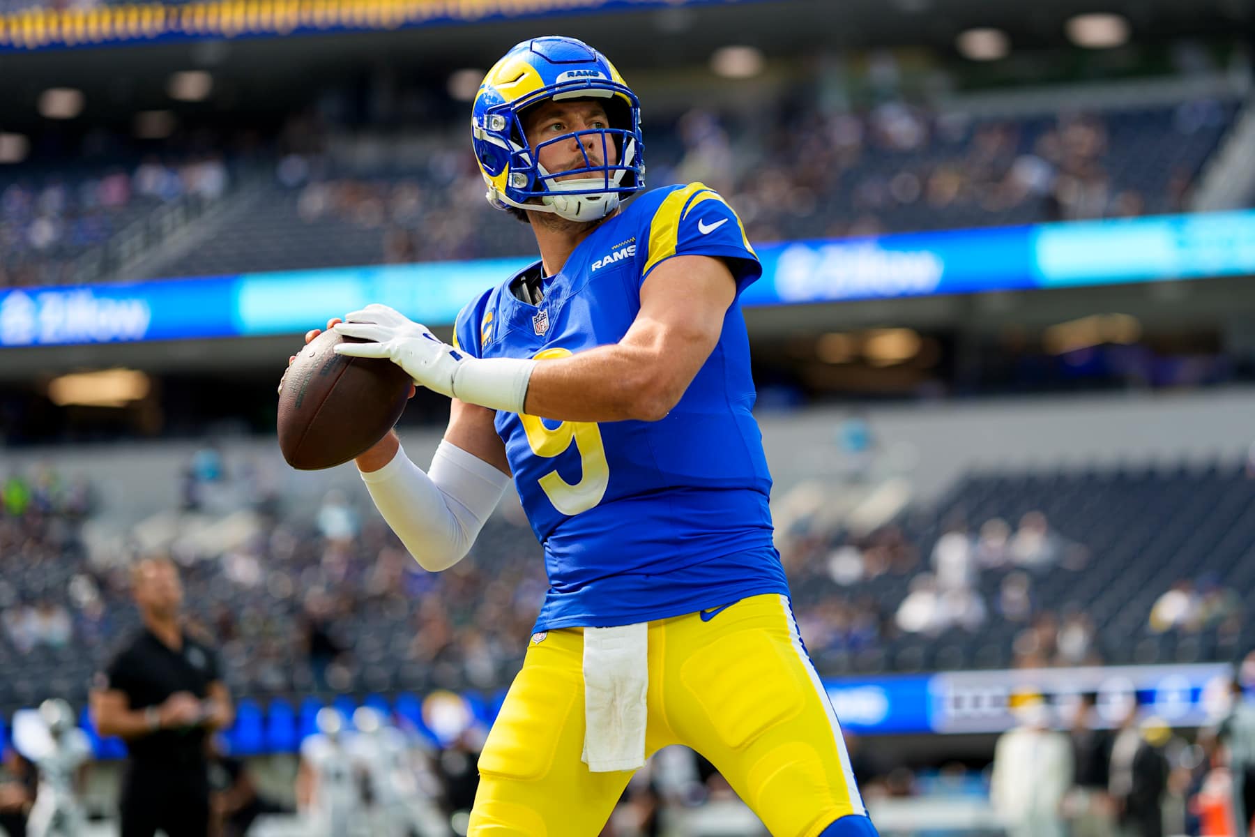 INGLEWOOD, CALIFORNIA - OCTOBER 20: Quarterback Matthew Stafford #9 of the Los Angeles Rams warms up prior to an NFL football game against the Las Vegas Raiders, at SoFi Stadium on October 20, 2024 in Inglewood, California. (Photo by Brooke Sutton/Getty Images)