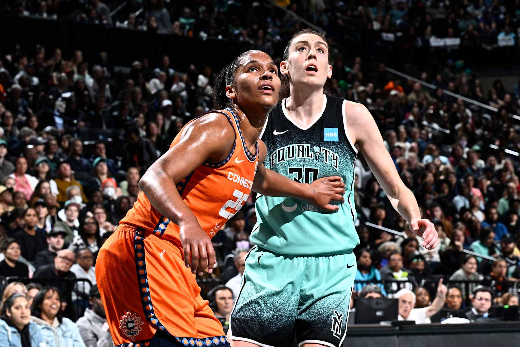 BROOKLYN, NY - SEPTEMBER 26: Alyssa Thomas #25 of the Connecticut Sun attempt to rebound the ball during the game against Breanna Stewart #30 of the New York Liberty during round two game two of the 2023 WNBA playoffs on September 26, 2023 in Brooklyn, New York. NOTE TO USER: User expressly acknowledges and agrees that, by downloading and or using this photograph, user is consenting to the terms and conditions of the Getty Images License Agreement. Mandatory Copyright Notice: Copyright 2023 NBAE (Photo by David Dow/NBAE via Getty Images)