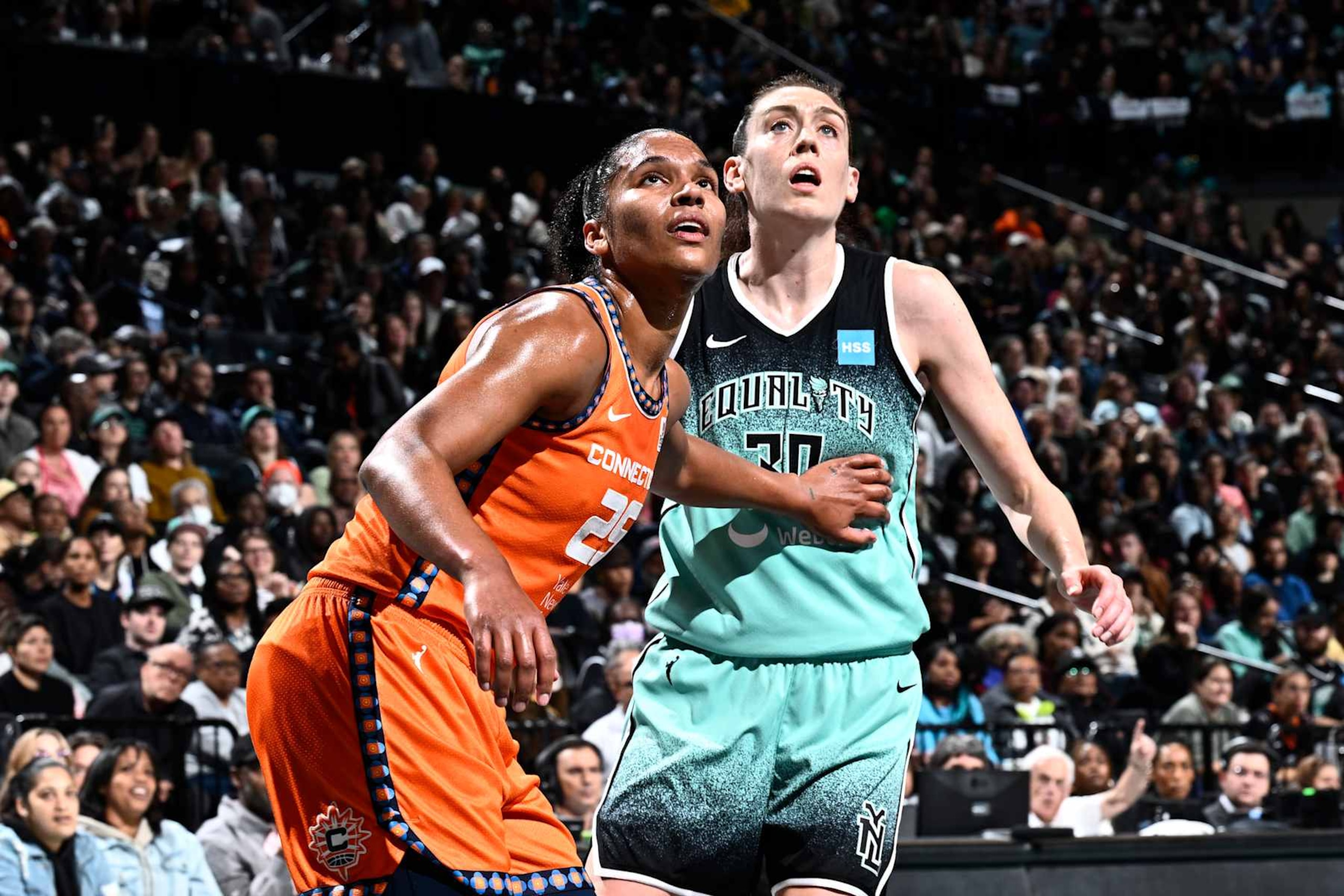 BROOKLYN, NY - SEPTEMBER 26: Alyssa Thomas #25 of the Connecticut Sun attempt to rebound the ball during the game against Breanna Stewart #30 of the New York Liberty during round two game two of the 2023 WNBA playoffs on September 26, 2023 in Brooklyn, New York. NOTE TO USER: User expressly acknowledges and agrees that, by downloading and or using this photograph, user is consenting to the terms and conditions of the Getty Images License Agreement. Mandatory Copyright Notice: Copyright 2023 NBAE (Photo by David Dow/NBAE via Getty Images)
