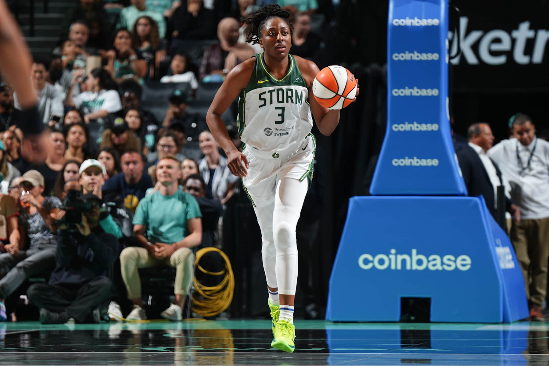 BROOKLYN, NY - SEPTEMBER 5: Nneka Ogwumike #3 of the Seattle Storm handles the ball during the game against the New York Liberty on September 5, 2024 at Barclays Center in Brooklyn, New York. NOTE TO USER: User expressly acknowledges and agrees that, by downloading and or using this Photograph, user is consenting to the terms and conditions of the Getty Images License Agreement. Mandatory Copyright Notice: Copyright 2024 NBAE (Photo by Catalina Fragoso/NBAE via Getty Images)