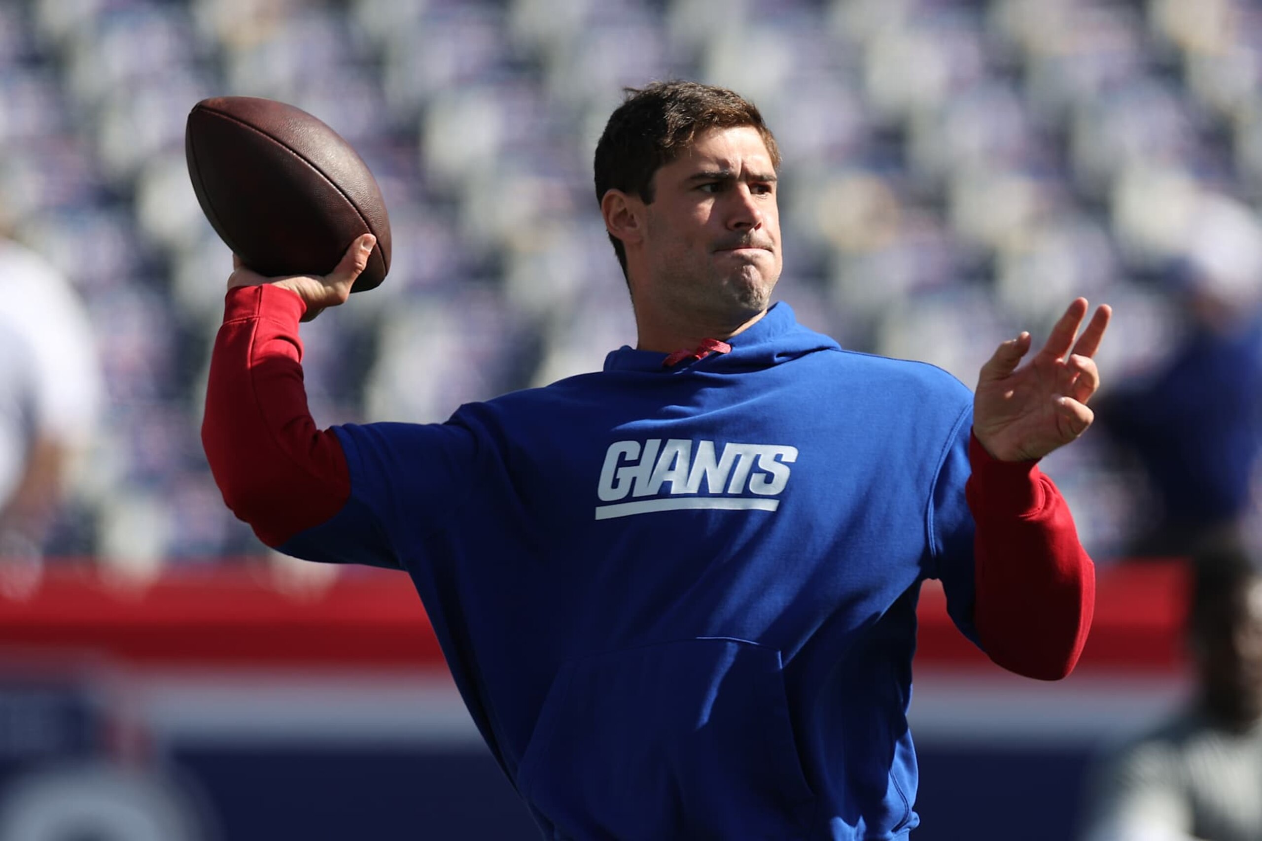 EAST RUTHERFORD, NEW JERSEY - OCTOBER 20: Daniel Jones #8 of the New York Giants warms up prior to the game against the Philadelphia Eagles at MetLife Stadium on October 20, 2024 in East Rutherford, New Jersey. (Photo by Luke Hales/Getty Images)