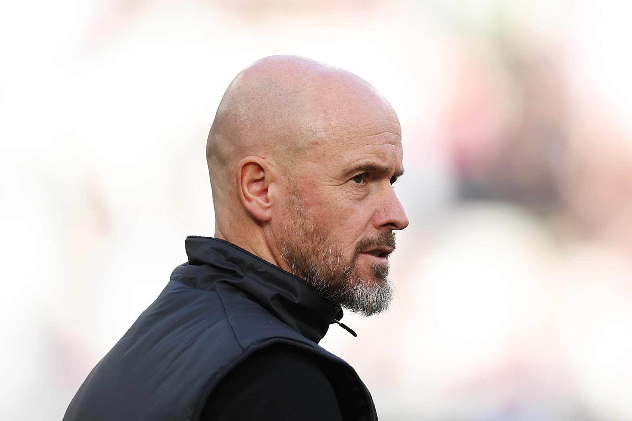 LONDON, ENGLAND - OCTOBER 27: Erik ten Hag, Manager of Manchester United, looks on as players of Manchester United warm up prior to the Premier League match between West Ham United FC and Manchester United FC at London Stadium on October 27, 2024 in London, England. (Photo by Eddie Keogh/Getty Images)