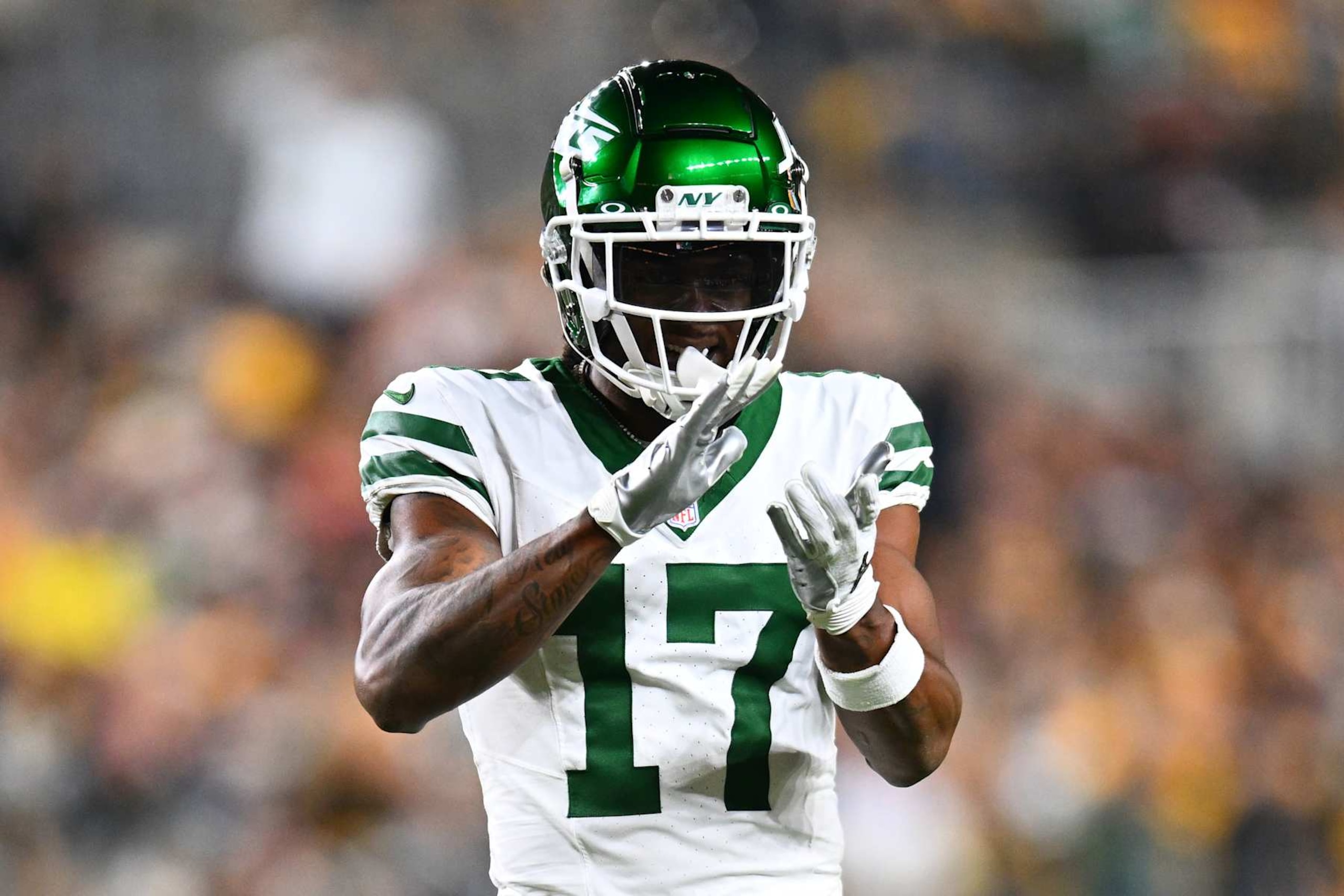 PITTSBURGH, PENNSYLVANIA - OCTOBER 20: Davante Adams #17 of the New York Jets reacts during the first quarter against the Pittsburgh Steelers at Acrisure Stadium on October 20, 2024 in Pittsburgh, Pennsylvania. (Photo by Joe Sargent/Getty Images) PITTSBURGH, PENNSYLVANIA - OCTOBER 20: Davante Adams #17 of the New York Jets reacts during the first quarter against the Pittsburgh Steelers at Acrisure Stadium on October 20, 2024 in Pittsburgh, Pennsylvania. (Photo by Joe Sargent/Getty Images)