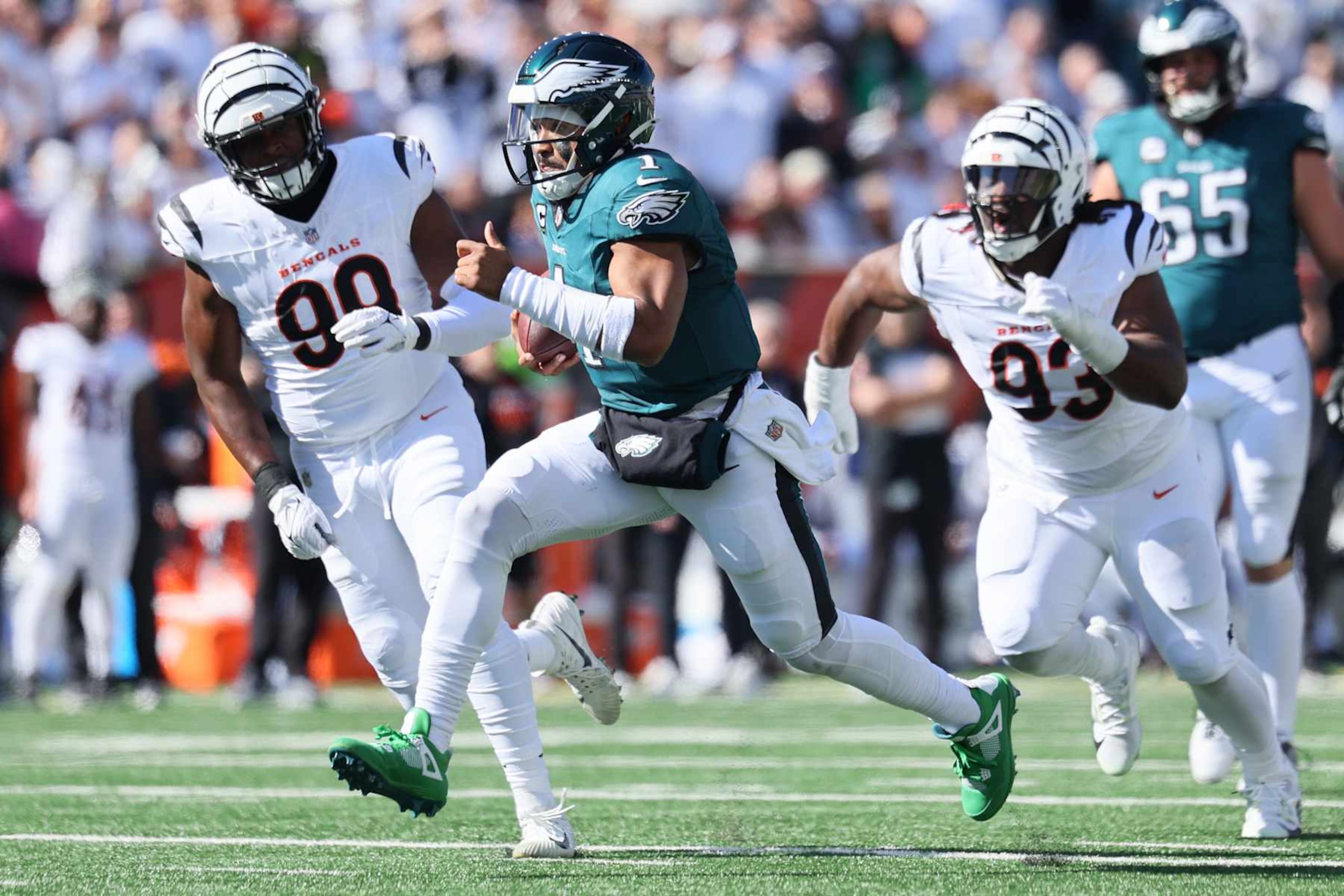 CINCINNATI, OHIO - OCTOBER 27: Jalen Hurts #1 of the Philadelphia Eagles runs with the ball during the first quarter against the Cincinnati Bengals at Paycor Stadium on October 27, 2024 in Cincinnati, Ohio. (Photo by Andy Lyons/Getty Images)