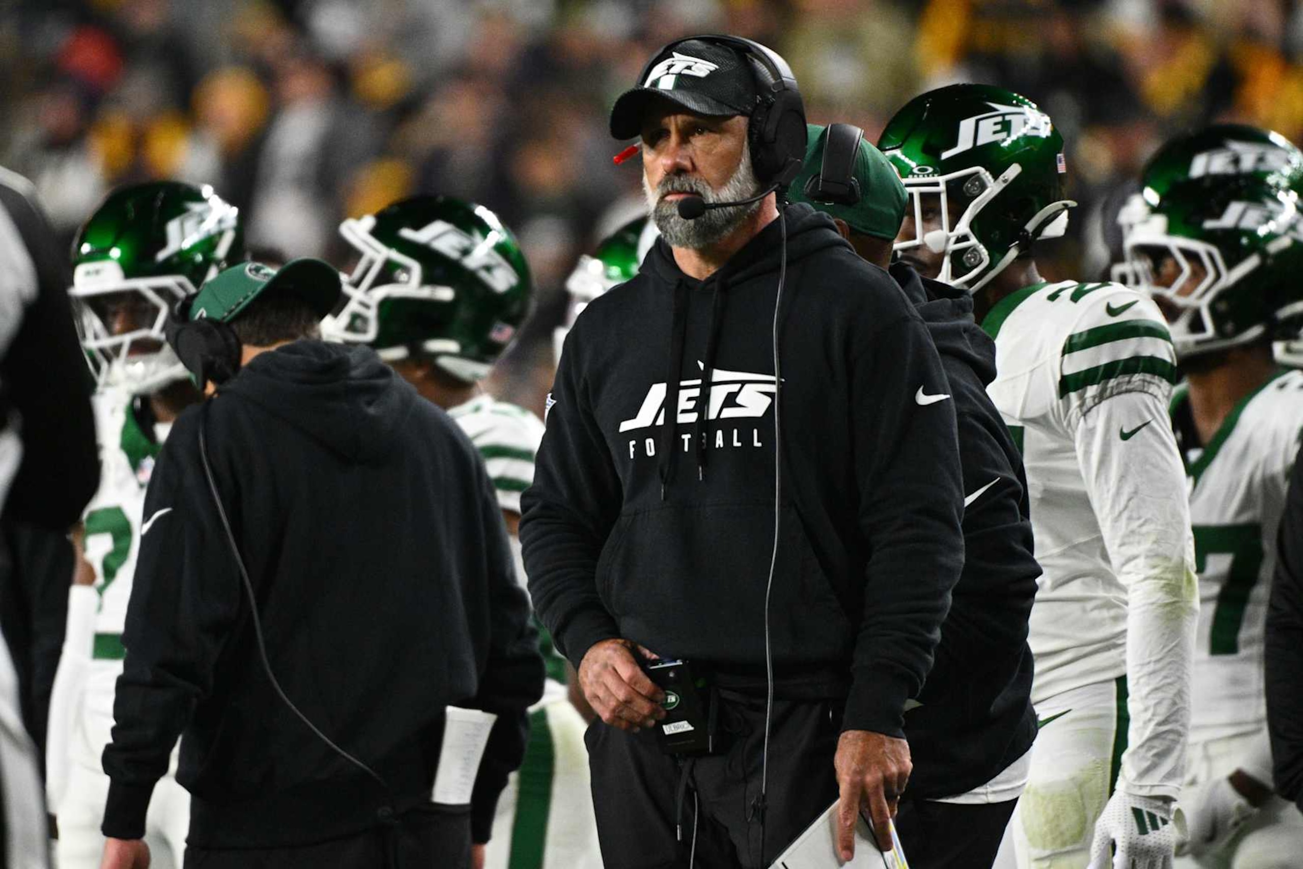 PITTSBURGH, PENNSYLVANIA - OCTOBER 20: Interim head coach Jeff Ulbrich of the New York Jets looks on during the fourth quarter against the Pittsburgh Steelers at Acrisure Stadium on October 20, 2024 in Pittsburgh, Pennsylvania. (Photo by Justin Berl/Getty Images)