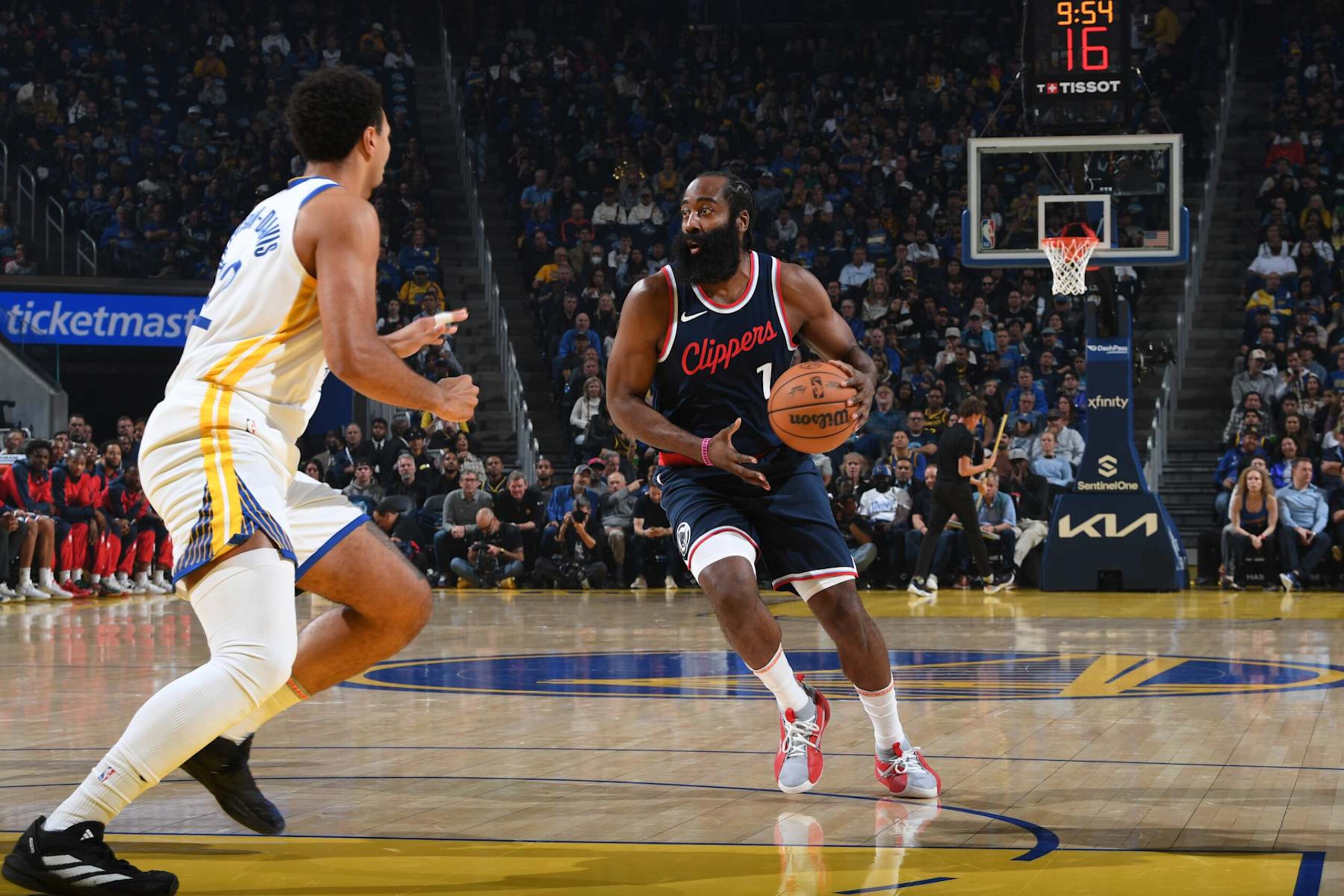 SAN FRANCISCO, CA - OCTOBER 27: James Harden #1 of the LA Clippers dribbles the ball during the game against the Golden State Warriors on October 27, 2024 at Chase Center in San Francisco, California. NOTE TO USER: User expressly acknowledges and agrees that, by downloading and or using this photograph, user is consenting to the terms and conditions of Getty Images License Agreement. Mandatory Copyright Notice: Copyright 2024 NBAE (Photo by Noah Graham/NBAE via Getty Images)
