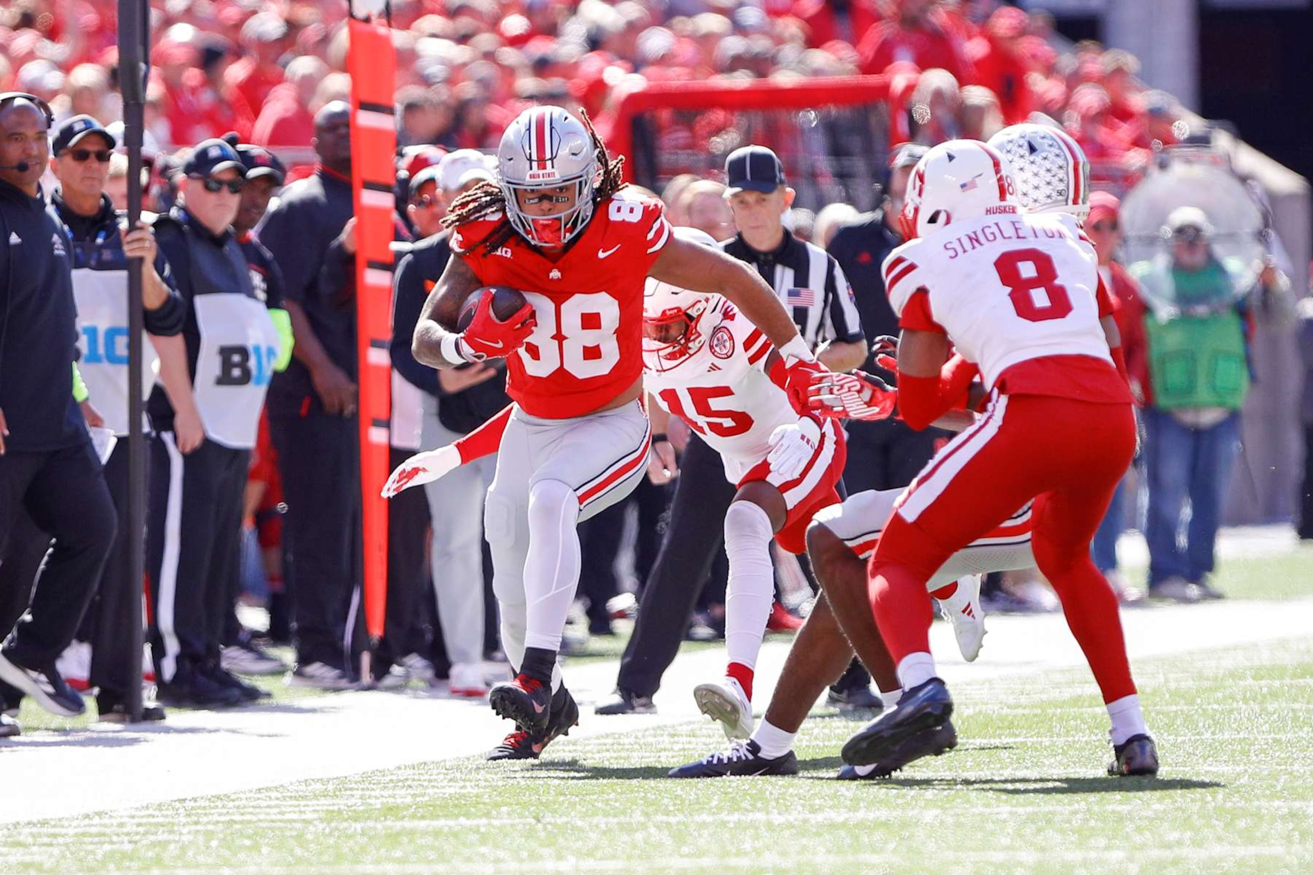 COLUMBUS, OH - OCTOBER 26: Ohio State Buckeyes tight end Gee Scott Jr. (88) carries the ball during the game against the Nebraska Cornhuskers and the Ohio State Buckeyes on October 26, 2024, at Ohio Stadium in Columbus, OH. (Photo by Ian Johnson/Icon Sportswire via Getty Images)