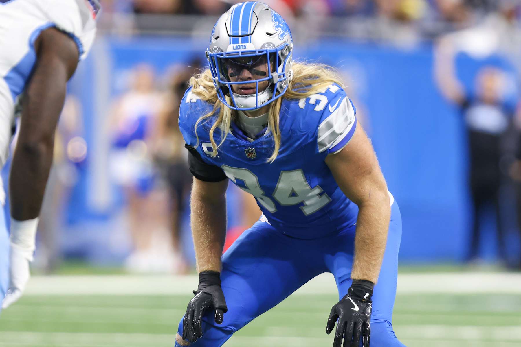DETROIT, MI - OCTOBER 27:  Detroit Lions linebacker Alex Anzalone (34) waits for the play during the first quarter of an NFL regular season football game between the Tennessee Titans and the Detroit Lions on October 27, 2024 at Ford Field in Detroit, Michigan. (Photo by Scott W. Grau/Icon Sportswire via Getty Images)
