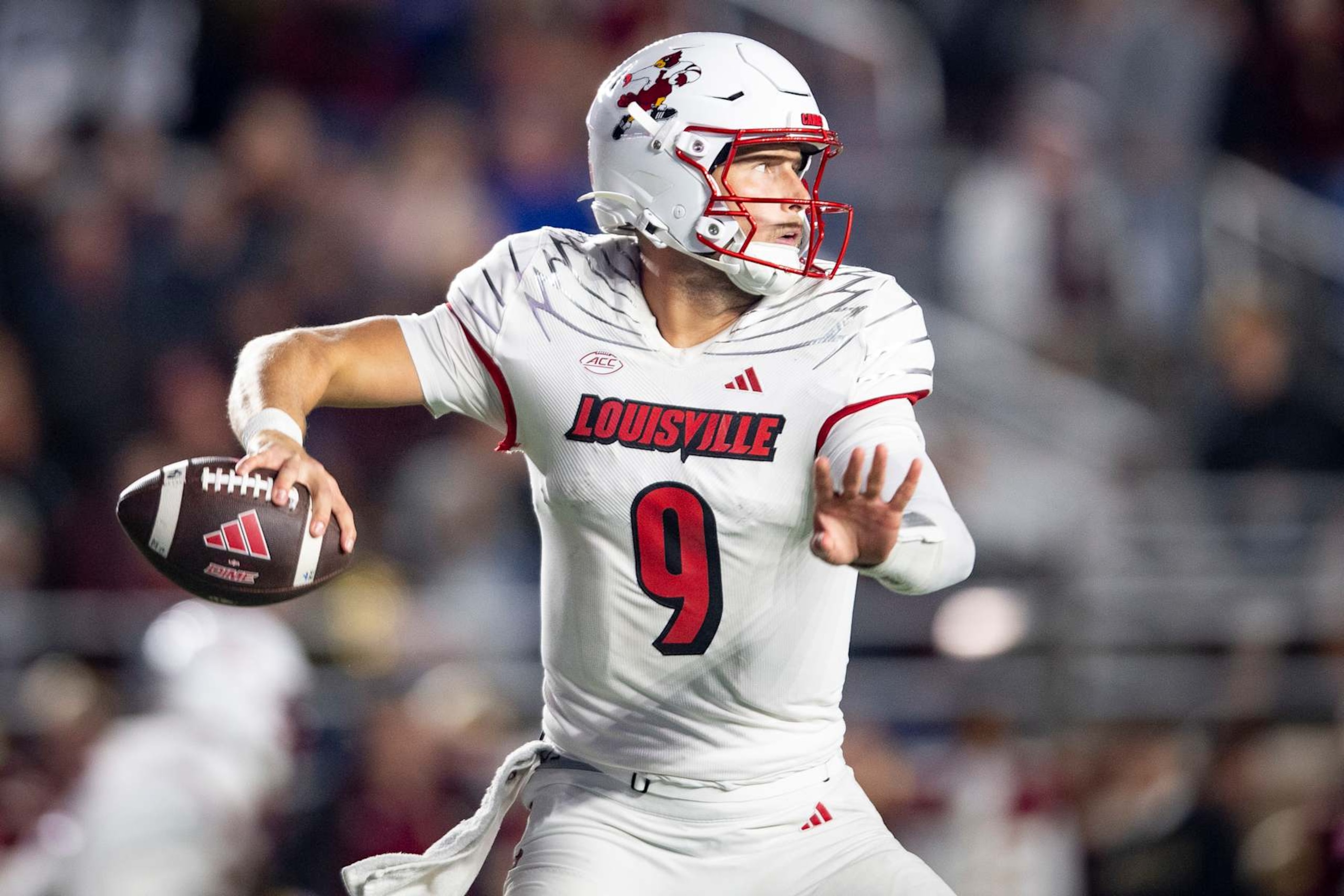 CHESTNUT HILL, MASSACHUSETTS - OCTOBER 25: Tyler Shough #9 of the Louisville Cardinals passes the ball during the second half of a game against the Boston College Eagles at Alumni Stadium on October 25, 2024 in Chestnut Hill, Massachusetts. (Photo by Maddie Malhotra/Getty Images) CHESTNUT HILL, MASSACHUSETTS - OCTOBER 25: Tyler Shough #9 of the Louisville Cardinals passes the ball during the second half of a game against the Boston College Eagles at Alumni Stadium on October 25, 2024 in Chestnut Hill, Massachusetts. (Photo by Maddie Malhotra/Getty Images)