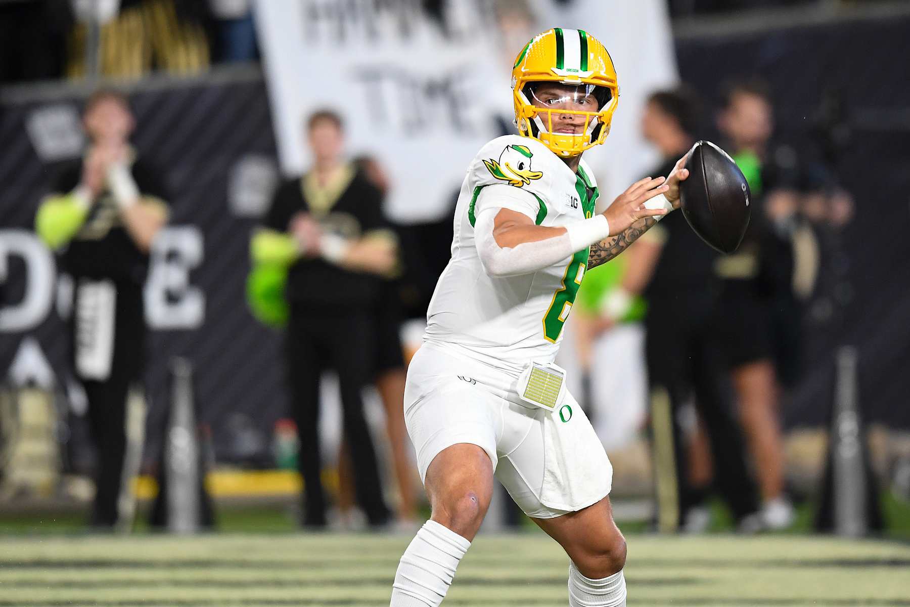 WEST LAFAYETTE, IN - OCTOBER 18: Oregon Ducks Quarterback Dillon Gabriel (8) passes during the college football game between the Oregon Ducks and the Purdue Boilermakers on October 18, 2024, at Ross-Ade Stadium in West Lafayette, Indiana. (Photo by Michael Allio/Icon Sportswire via Getty Images)