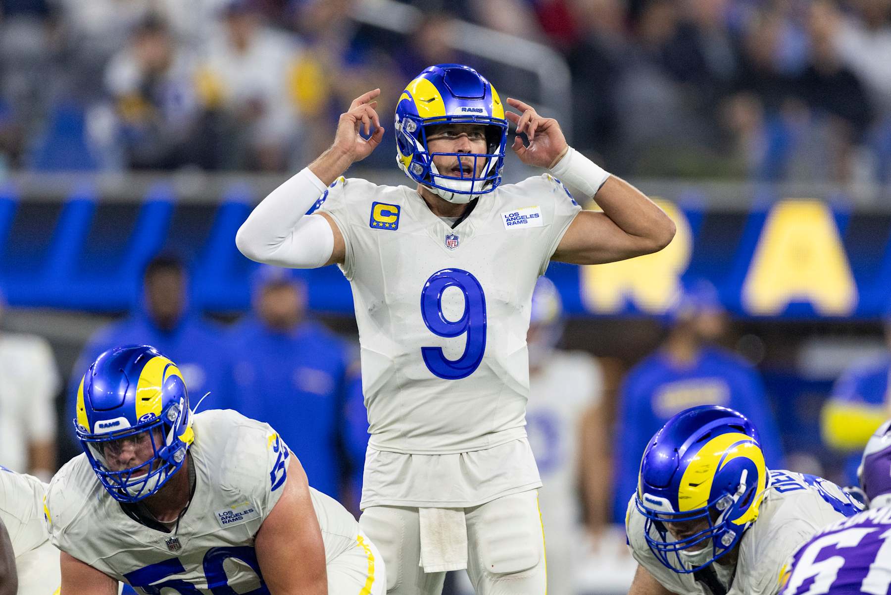 INGLEWOOD, CALIFORNIA - OCTOBER 24: Matthew Stafford #9 of the Los Angeles makes a call on the line during an NFL Football game against the Minnesota Vikings at SoFi Stadium on October 24, 2024 in Inglewood, California. (Photo by Michael Owens/Getty Images)