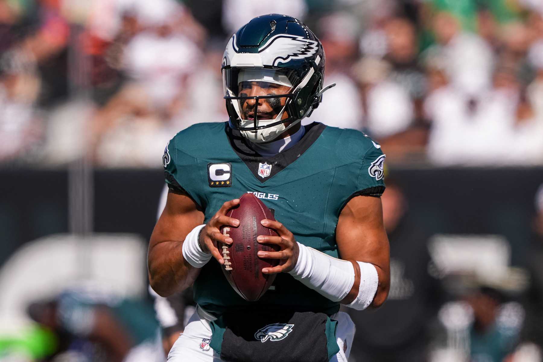 BREAKING NEWS: Philadelphia Eagles star Jalen Hurts moved the sports world by calling for a minute of silence before each game to honor the late country music legend Brett James, who unfortunately p@ssed away in a plane crash. Jalen Hurts choked up and shared: "We don't just play for ourselves, we play for the values ​​that made this country. The unity and the spirit of unity are things that should never be forgotten..."tth