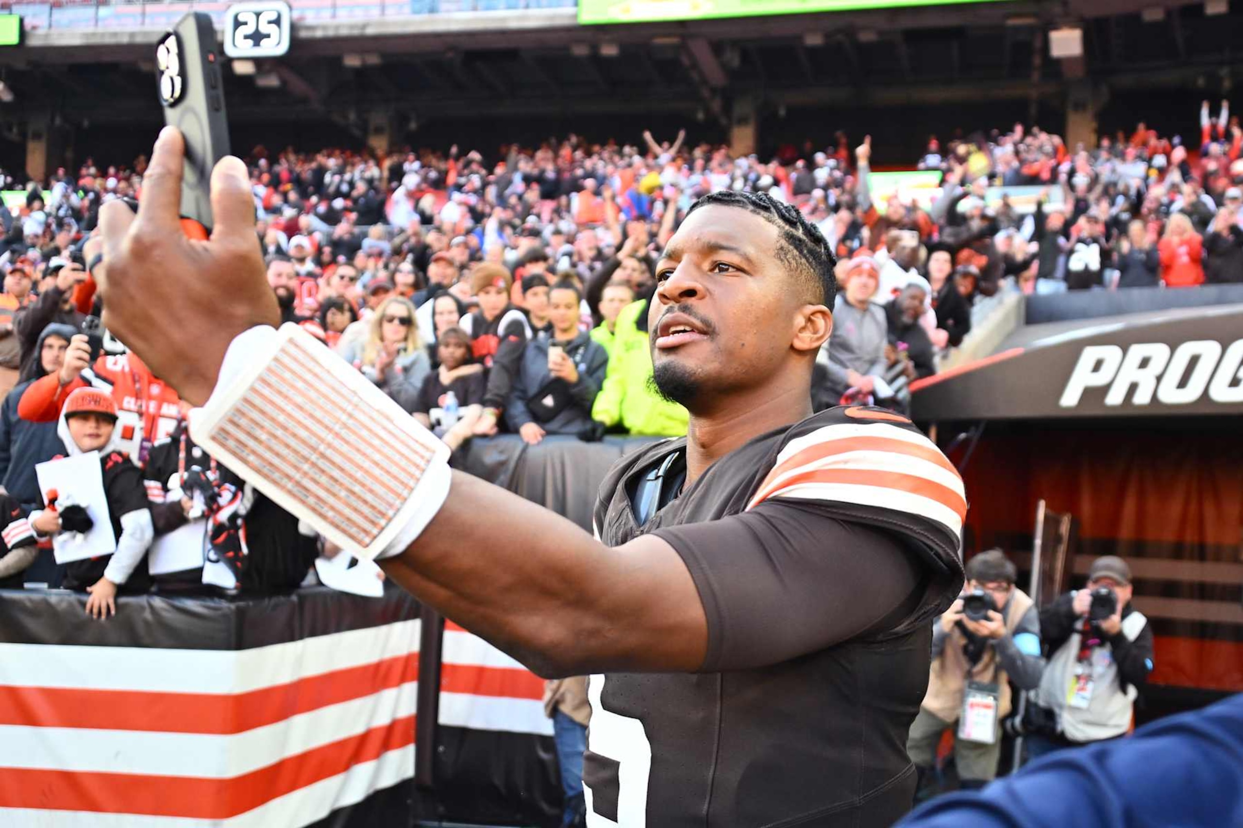 CLEVELAND, OHIO - OCTOBER 27: Jameis Winston #5 of the Cleveland Browns celebrates after his team's 29-24 win against the Baltimore Ravens at Huntington Bank Field on October 27, 2024 in Cleveland, Ohio. (Photo by Jason Miller/Getty Images)