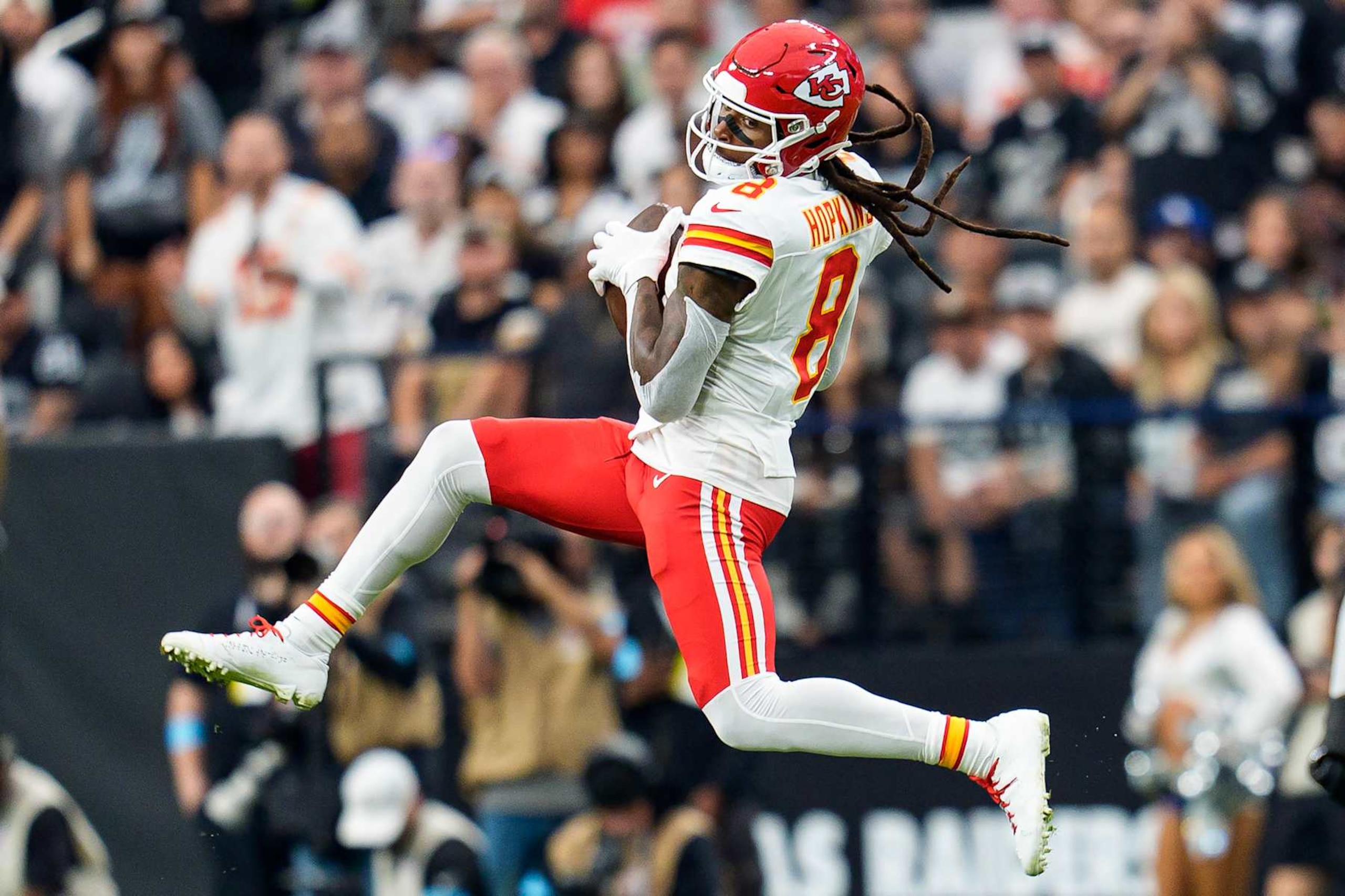 LAS VEGAS, NEVADA - OCTOBER 27: Wide receiver DeAndre Hopkins #8 of the Kansas City Chiefs completes a catch during the first quarter of an NFL football game against the Las Vegas Raiders, at Allegiant Stadium on October 27, 2024 in Las Vegas, Nevada. (Photo by Brooke Sutton/Getty Images)