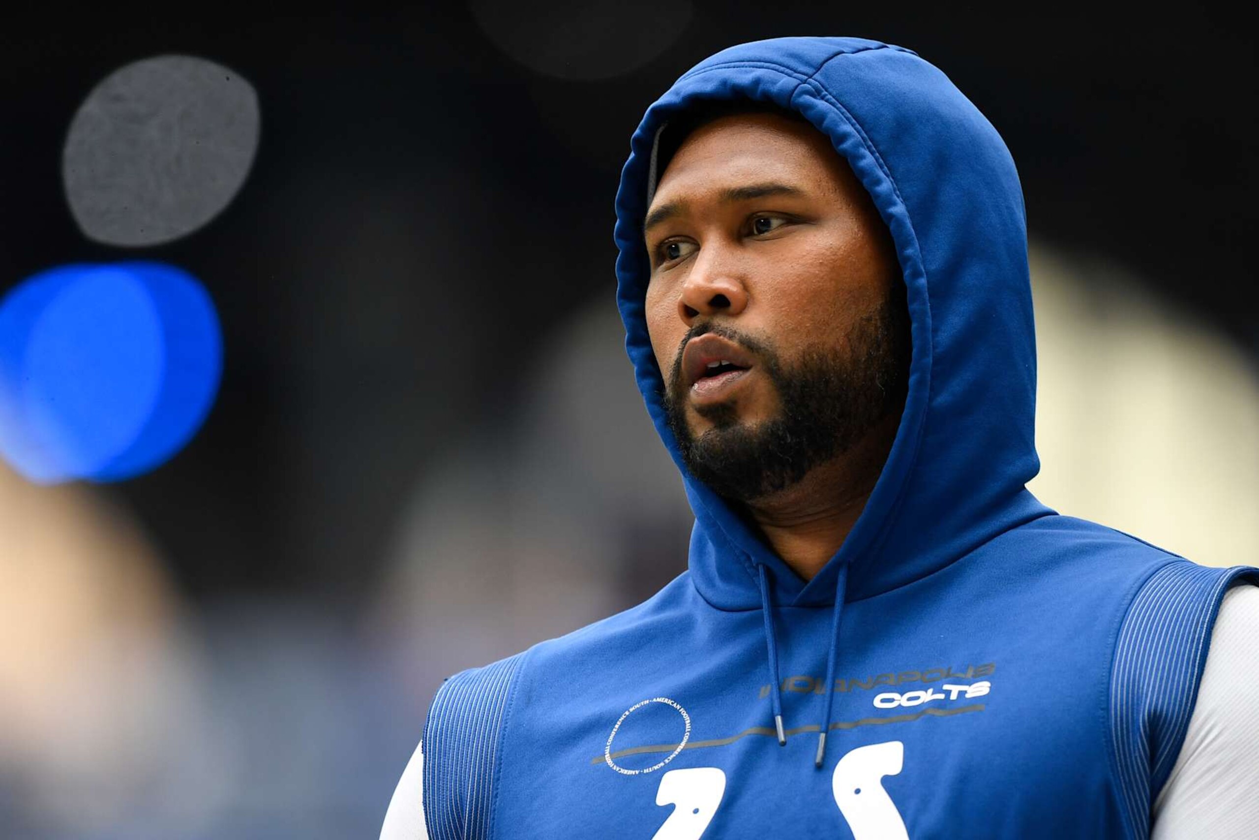 INDIANAPOLIS, IN - SEPTEMBER 08: Indianapolis Colts Defensive Tackle DeForest Buckner (99) warms up for the NFL game between the Houston Texans and the Indianapolis Colts on September 8, 2024, at Lucas Oil Stadium in Indianapolis, Indiana. (Photo by Michael Allio/Icon Sportswire via Getty Images)
