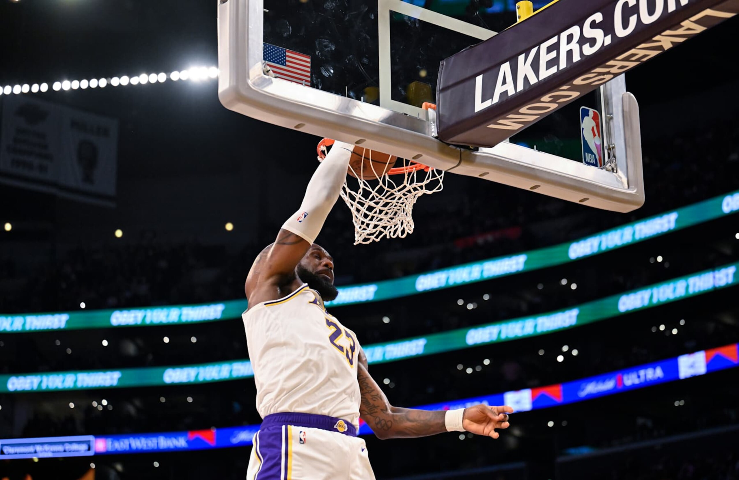 LOS ANGELES, CALIFORNIA - OCTOBER 26: LeBron James #23 dunks while playing the Sacramento Kings at Crypto.com Arena on October 26, 2024 in Los Angeles, California.NOTE TO USER: User expressly acknowledges and agrees that, by downloading and or using this photograph, User is consenting to the terms and conditions of the Getty Images License Agreement. (Photo by John McCoy/Getty Images)