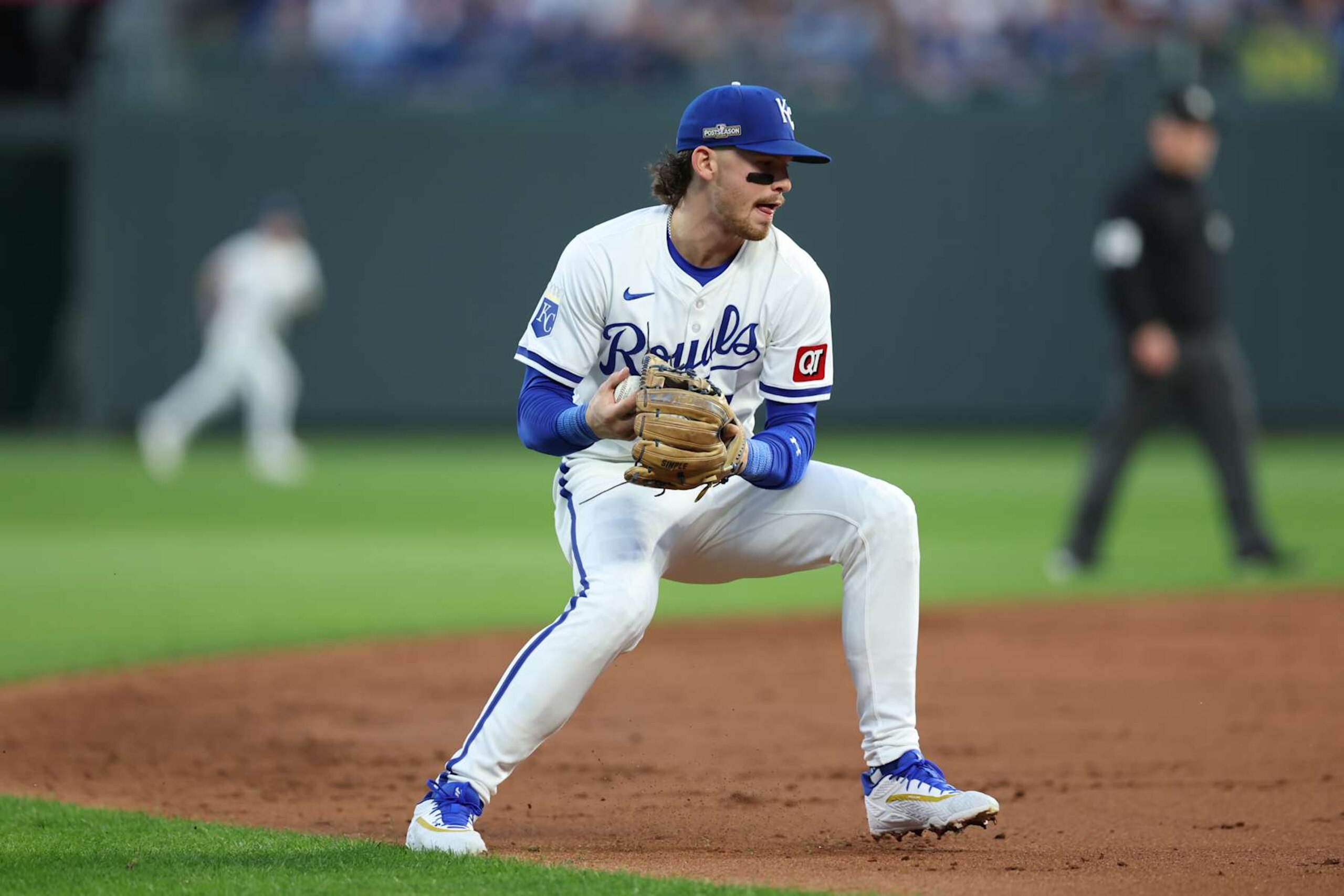 KANSAS CITY, MO - OCTOBER 09: Kansas City Royals shortstop Bobby Witt Jr. (7) comes up throwing after fielding a ground ball in the third inning of game 3 of the ALDS between the New York Yankees and Kansas City Royals on October 9, 2024 at Kauffman Stadium in Kansas City, MO. (Photo by Scott Winters/Icon Sportswire via Getty Images)