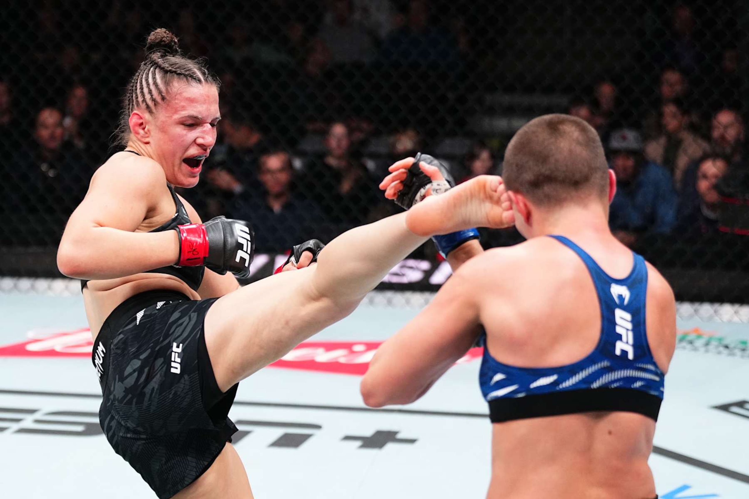Erin Blanchfield kicks Rose Namajunas Erin Blanchfield kicks Rose Namajunas
