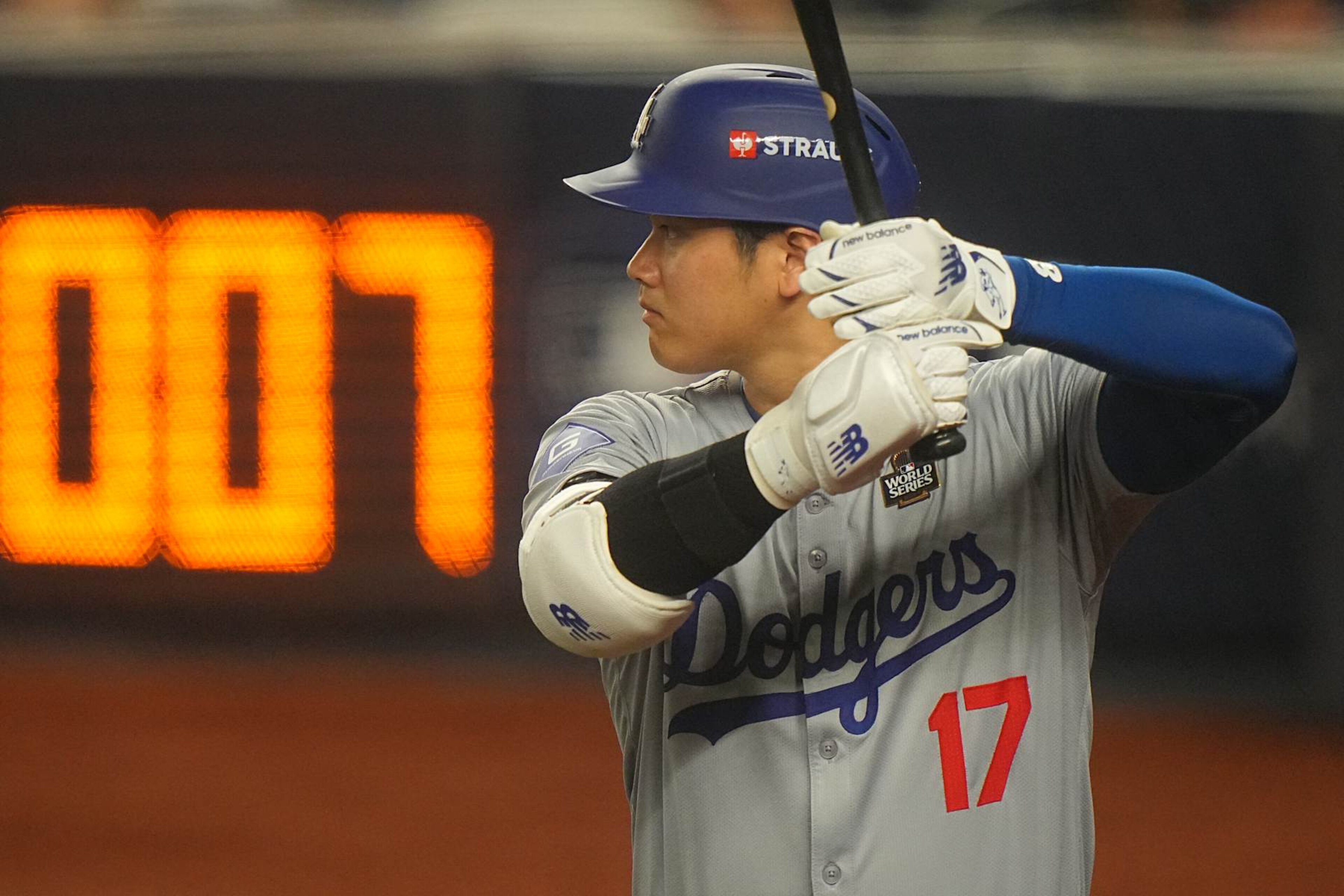Baseball: World Series: Los Angeles Dodgers Shohei Ohtani (17) in action, at bat vs New York Yankees at Yankee Stadium. Game 5.
Bronx, NY 10/30/2024
CREDIT: Erick W. Rasco (Photo by Erick W. Rasco/Sports Illustrated via Getty Images)
(Set Number: X164636 TK1) Baseball: World Series: Los Angeles Dodgers Shohei Ohtani (17) in action, at bat vs New York Yankees at Yankee Stadium. Game 5.
Bronx, NY 10/30/2024
CREDIT: Erick W. Rasco (Photo by Erick W. Rasco/Sports Illustrated via Getty Images)
(Set Number: X164636 TK1)