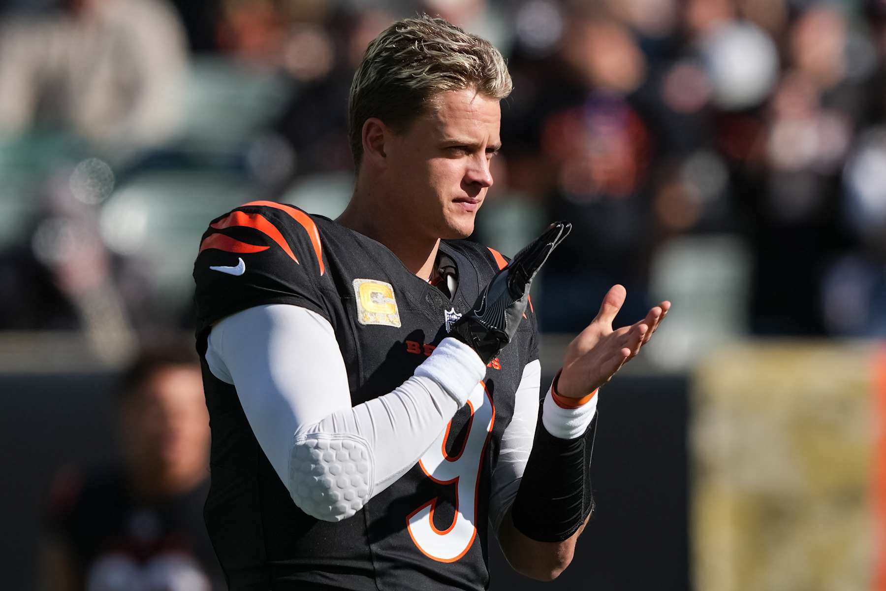 CINCINNATI, OHIO - NOVEMBER 03: Joe Burrow #9 of the Cincinnati Bengals warms up before the game against the Las Vegas Raiders at Paycor Stadium on November 03, 2024 in Cincinnati, Ohio. (Photo by Dylan Buell/Getty Images)