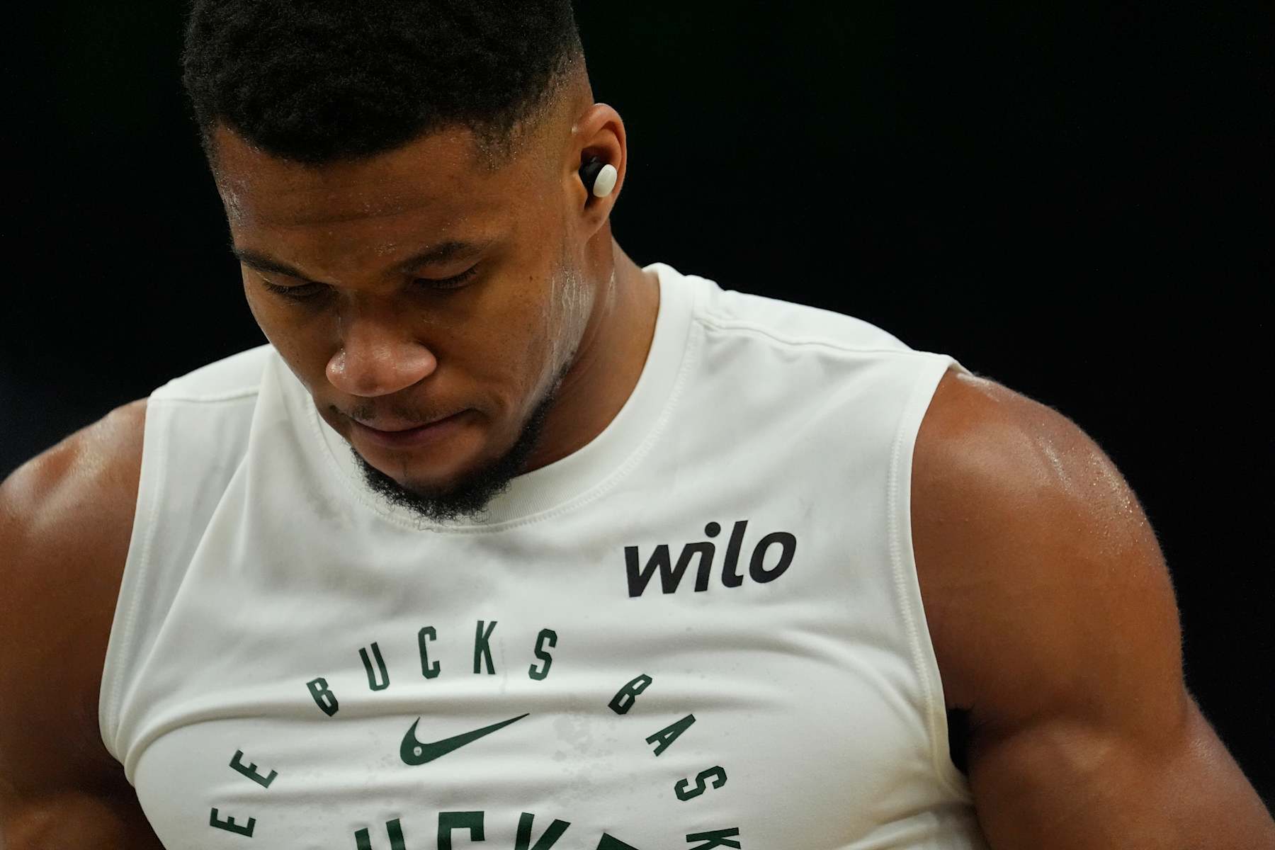 MILWAUKEE, WISCONSIN - NOVEMBER 02: Giannis Antetokounmpo #34 of the Milwaukee Bucks warms up before a game against the Cleveland Cavaliers at Fiserv Forum on November 02, 2024 in Milwaukee, Wisconsin. NOTE TO USER: User expressly acknowledges and agrees that, by downloading and or using this photograph, User is consenting to the terms and conditions of the Getty Images License Agreement. (Photo by Patrick McDermott/Getty Images)