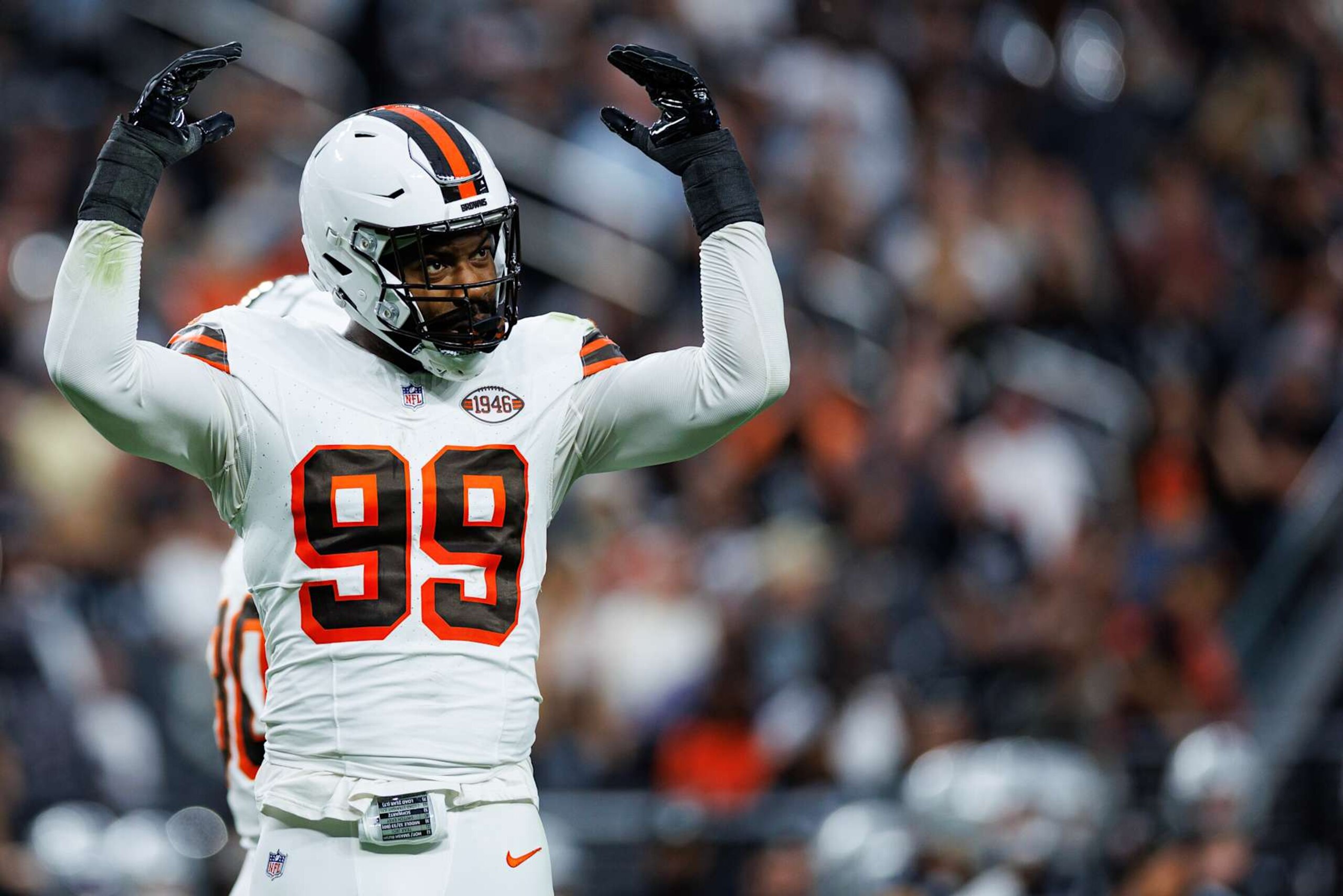 LAS VEGAS, NV - SEPTEMBER 29: Defensive end Za'Darius Smith #99 of the Cleveland Browns pumps up the crowd during the second quarter of an NFL football game against the Las Vegas Raiders, at Allegiant Stadium on September 29, 2024 in Las Vegas, Nevada. (Photo by Brooke Sutton/Getty Images)