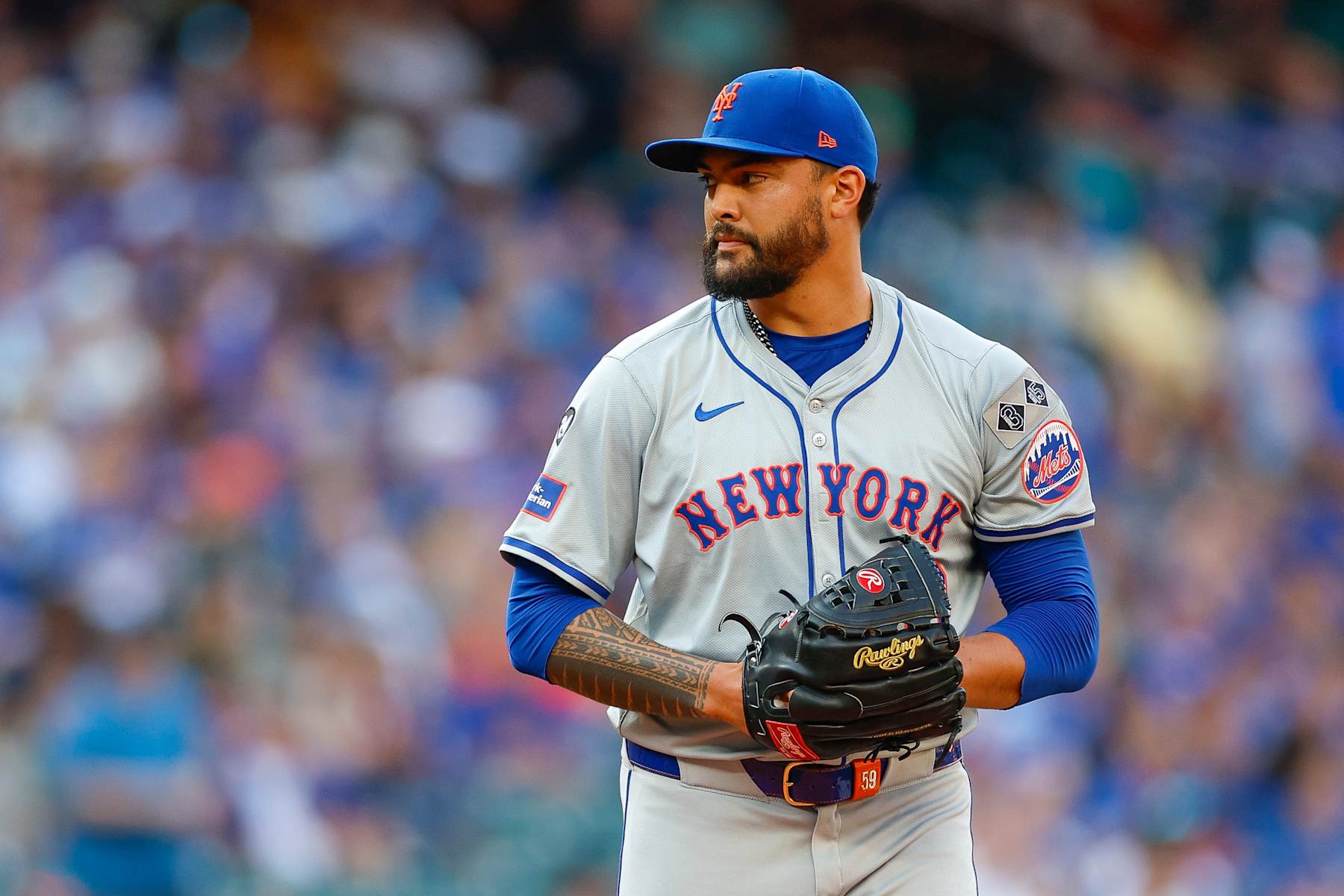 SEATTLE, WASHINGTON - AUGUST 10: Sean Manaea #59 of the New York Mets prepares to throw a pitch in the first inning during a game against the Seattle Mariners at T-Mobile Park on August 10, 2024 in Seattle, Washington. (Photo by Brandon Sloter/Getty Images)