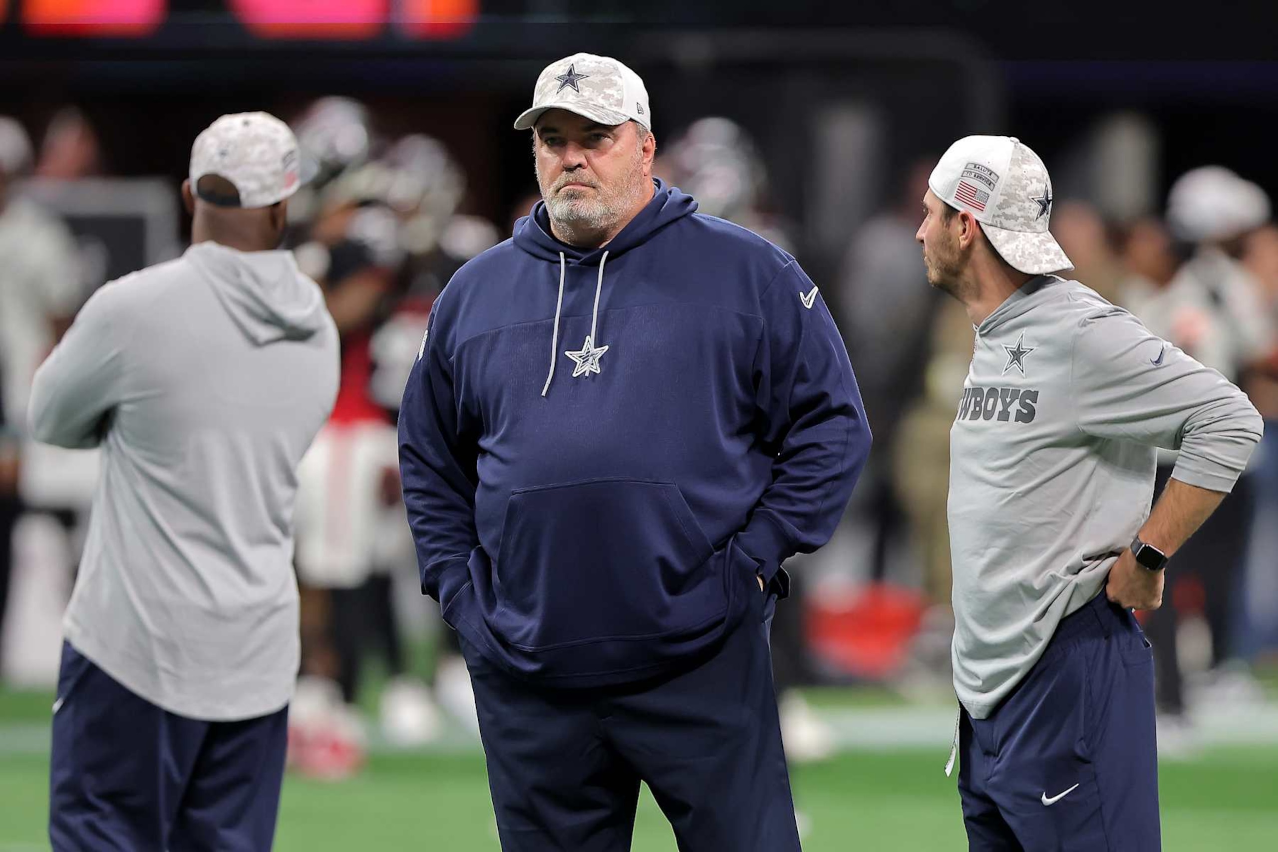 ATLANTA, GA - NOVEMBER 03: Dallas head coach Mike McCarthy on the field before the Sunday afternoon NFL game between the Atlanta Falcons and the Dallas Cowboys on November 3, 2024 at the Mercedes-Benz Stadium in Atlanta, Georgia.   (Photo by David J. Griffin/Icon Sportswire via Getty Images)