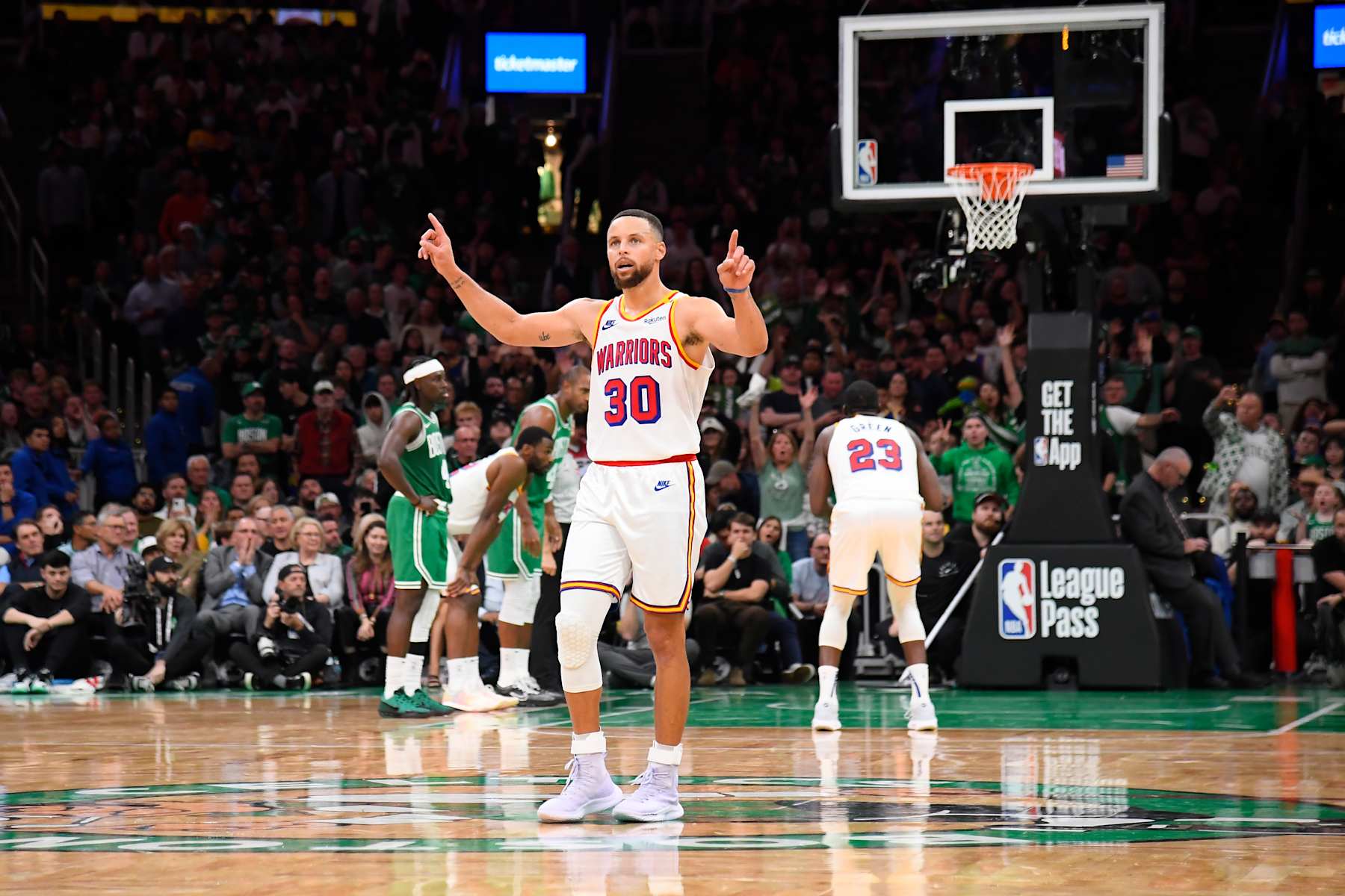 BOSTON, MA - NOVEMBER 6: Stephen Curry #30 of the Golden State Warriors looks on during the game against the Boston Celtics on November 6, 2024 at TD Garden in Boston, Massachusetts. NOTE TO USER: User expressly acknowledges and agrees that, by downloading and/or using this Photograph, user is consenting to the terms and conditions of the Getty Images License Agreement. Mandatory Copyright Notice: Copyright 2024 NBAE (Photo by Brian Babineau/NBAE via Getty Images)
