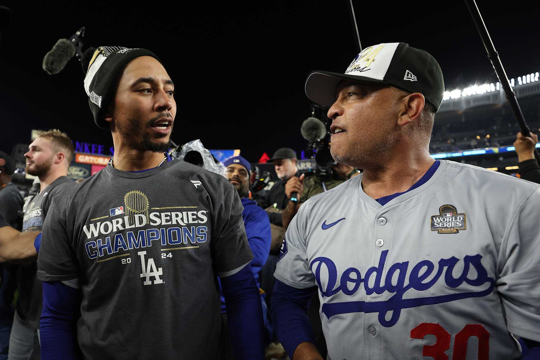 Mookie Betts (L) and Dave Roberts (R)