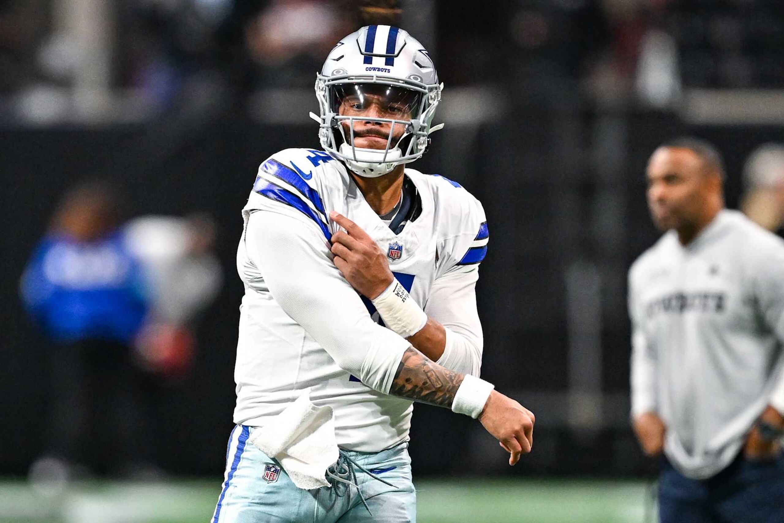 ATLANTA, GA  NOVEMBER 03:  Dallas quarterback Dak Prescott (4) warms up prior to the start of the NFL game between the Dallas Cowboys and the Atlanta Falcons on November 3rd, 2024 at Mercedes-Benz Stadium in Atlanta, GA.  (Photo by Rich von Biberstein/Icon Sportswire via Getty Images)