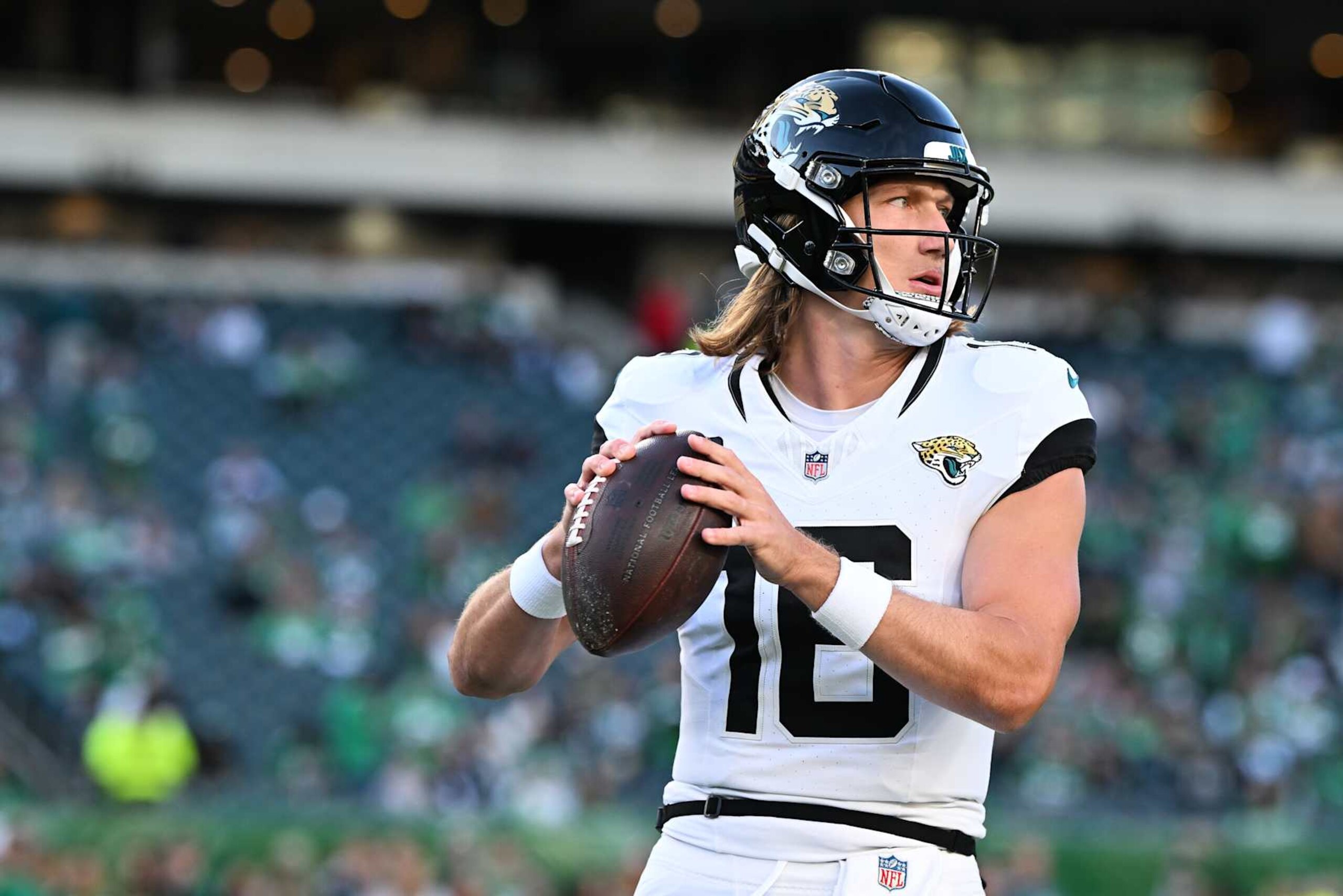 PHILADELPHIA, PENNSYLVANIA - NOVEMBER 3: Trevor Lawrence #16 of the Jacksonville Jaguars warms up prior to the start of the game against the Philadelphia Eagles at Lincoln Financial Field on November 3, 2024 in Philadelphia, Pennsylvania. (Photo by Kathryn Riley/Getty Images)