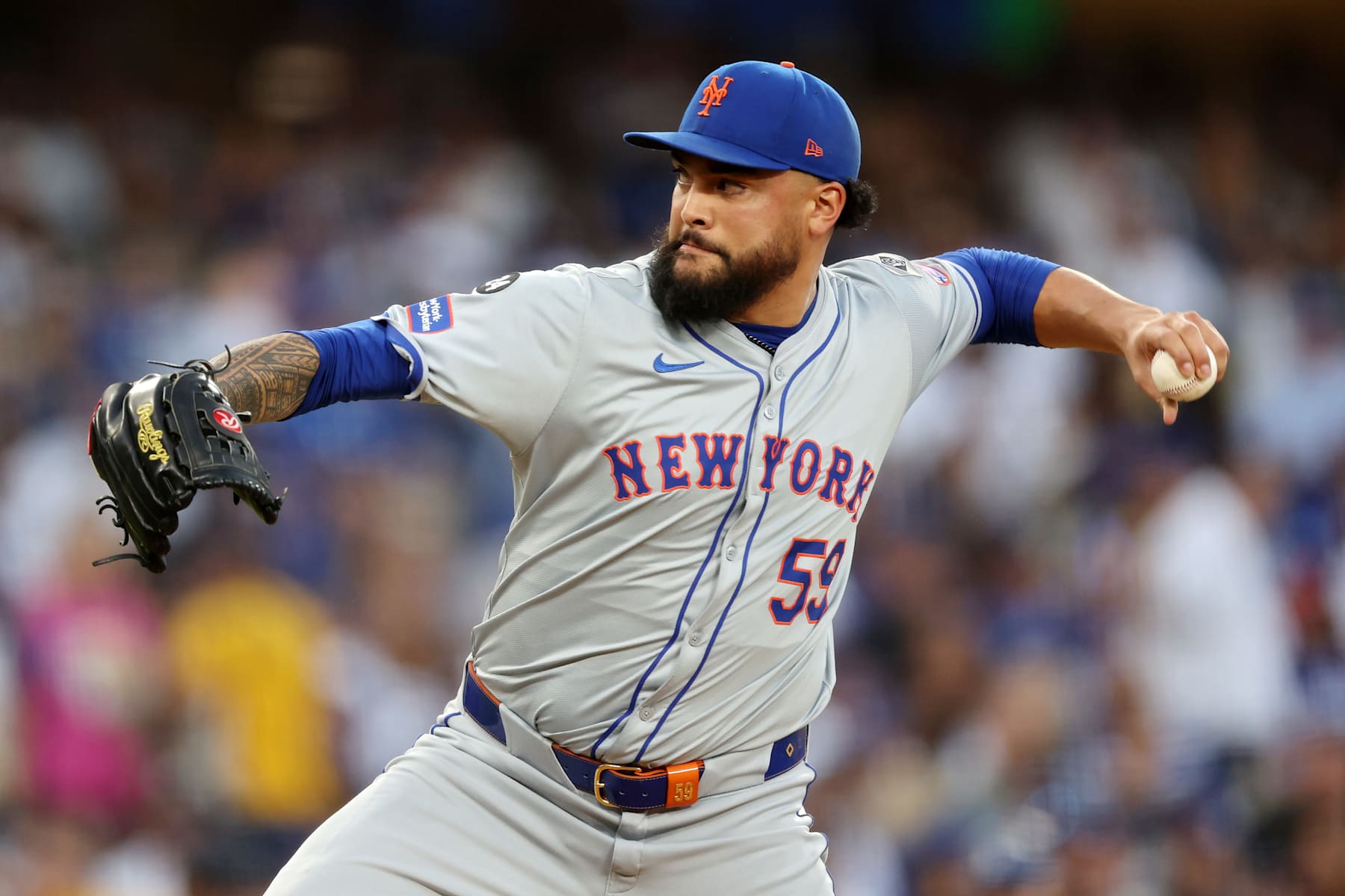 LOS ANGELES, CALIFORNIA - OCTOBER 20:  Starting pitcher Sean Manaea #59 of the New York Mets pitches during the 2nd inning of Game Six of the National League Championship Series against the Los Angeles Dodgers at Dodger Stadium on October 20, 2024 in Los Angeles, California. (Photo by Harry How/Getty Images)