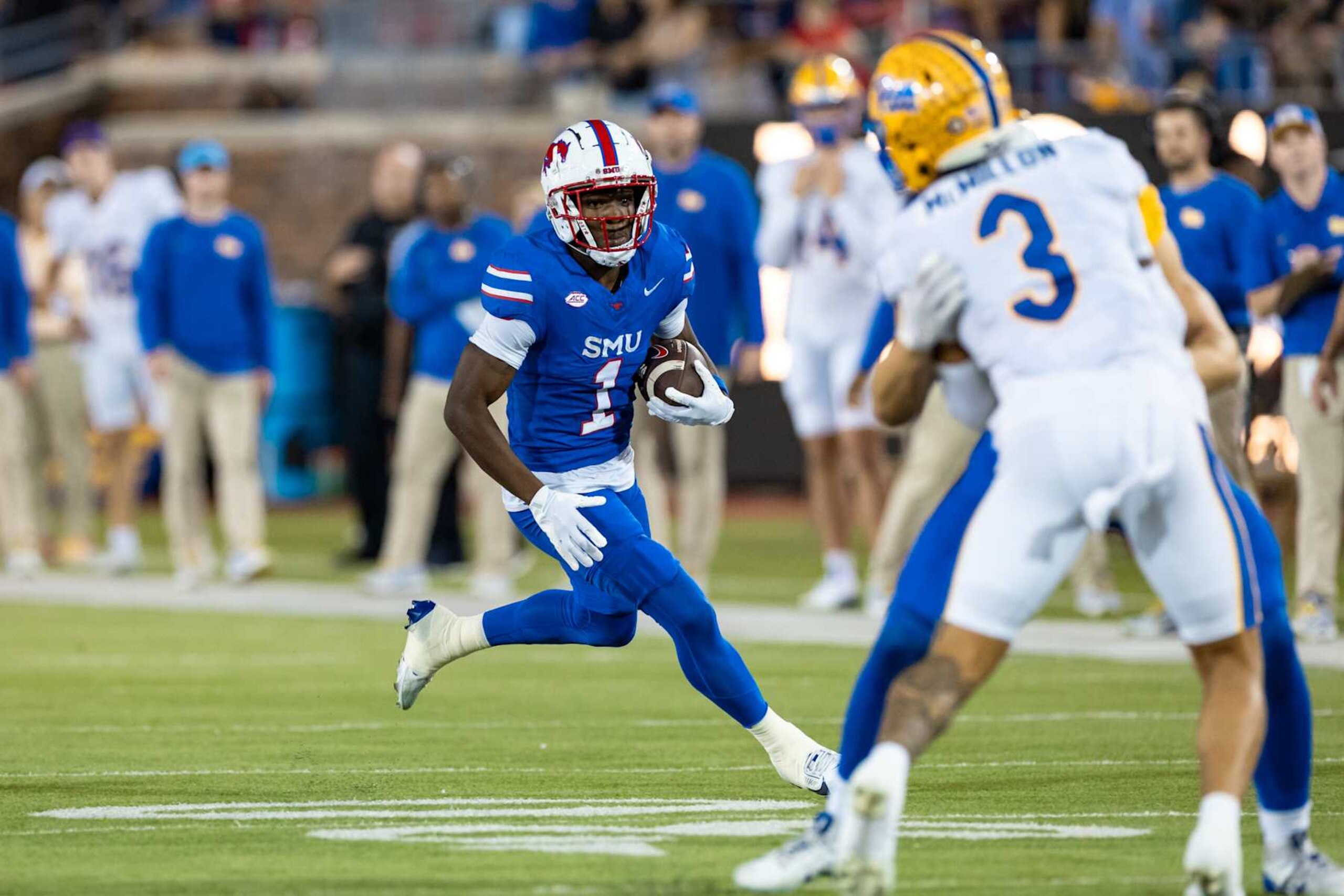 DALLAS, TX - NOVEMBER 02: SMU Mustangs running back Brashard Smith (#1) runs up field during the college football game between the SMU Mustangs and the Pittsburgh Panthers on November 2, 2024, at Gerald J. Ford Stadium in Dallas, TX.  (Photo by Matthew Visinsky/Icon Sportswire via Getty Images)