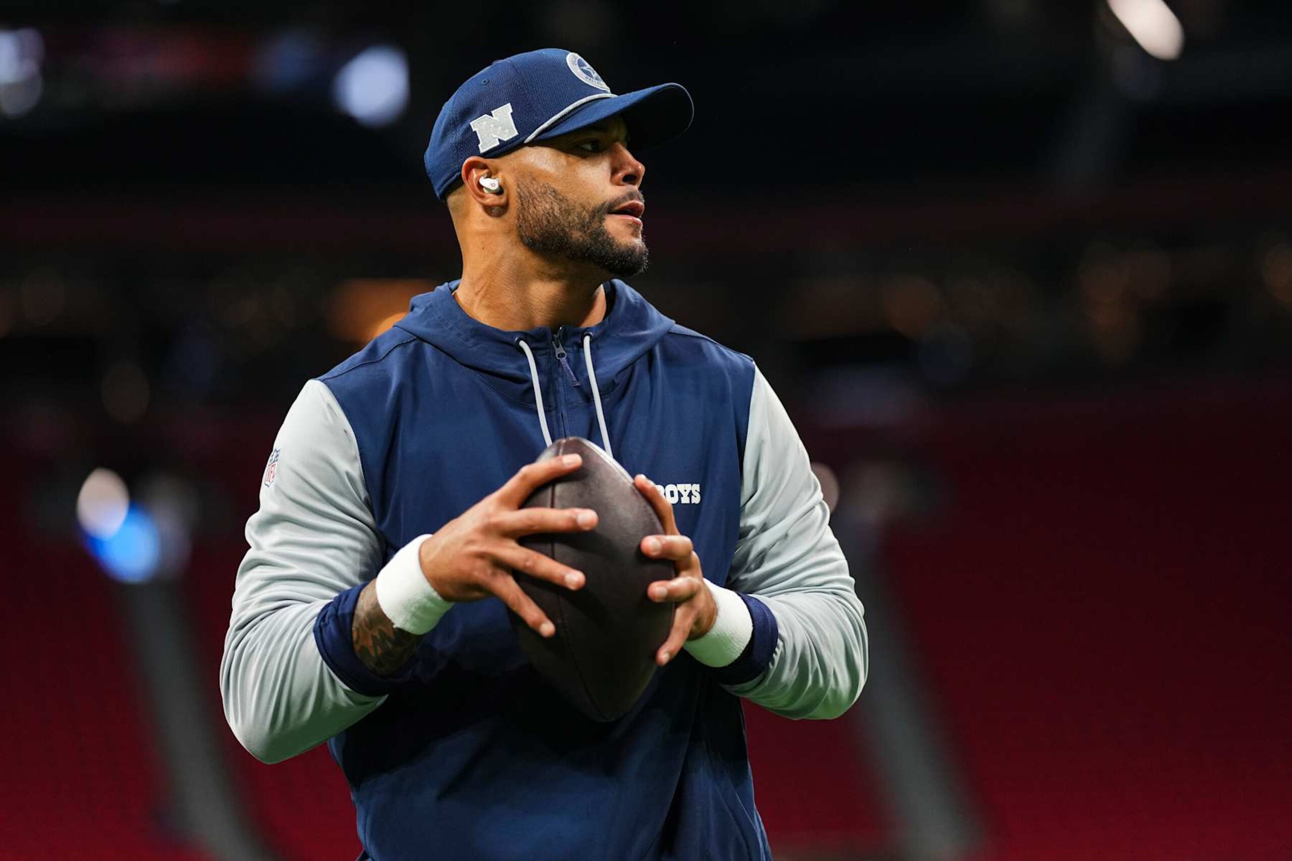 ATLANTA, GA - NOVEMBER 03: Dak Prescott #4 of the Dallas Cowboys warms up prior to an NFL football game against the Atlanta Falcons at Mercedes-Benz Stadium on November 3, 2024 in Atlanta, Georgia. (Photo by Cooper Neill/Getty Images) ATLANTA, GA - NOVEMBER 03: Dak Prescott #4 of the Dallas Cowboys warms up prior to an NFL football game against the Atlanta Falcons at Mercedes-Benz Stadium on November 3, 2024 in Atlanta, Georgia. (Photo by Cooper Neill/Getty Images)
