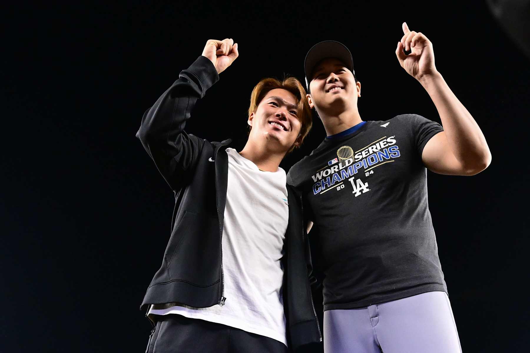 Yoshinobu Yamamoto (L) and Shohei Ohtani