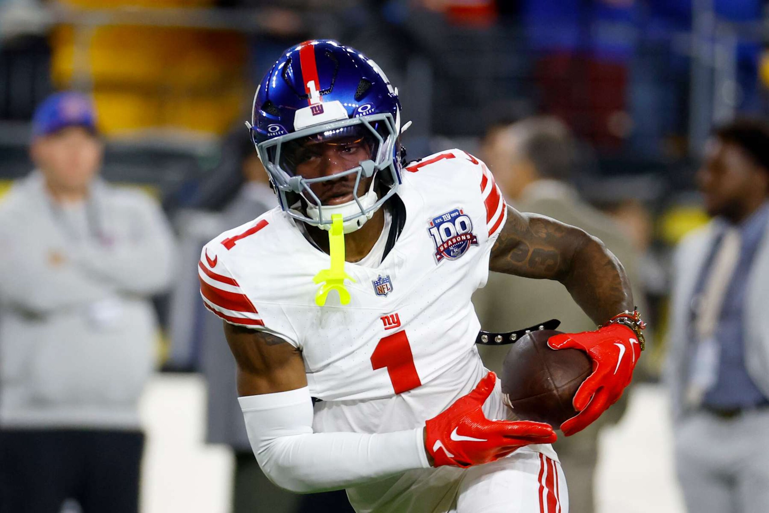 PITTSBURGH, PENNSYLVANIA - OCTOBER 28: Malik Nabers #1 of the New York Giants warms up prior to the game against the Pittsburgh Steelers at Acrisure Stadium on October 28, 2024 in Pittsburgh, Pennsylvania. (Photo by Justin K. Aller/Getty Images)