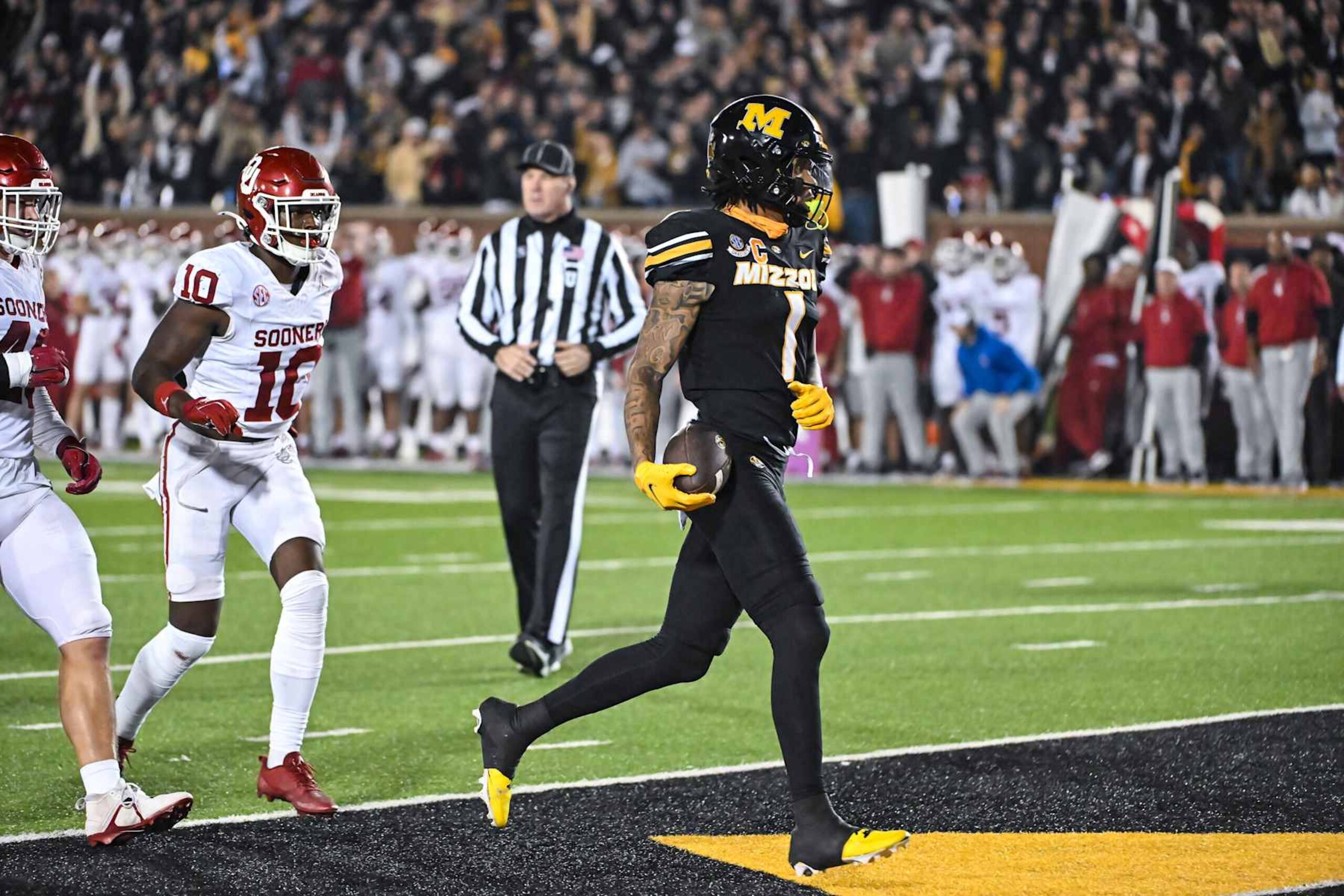 COLUMBIA, MO - NOVEMBER 09: Missouri Tigers wide receiver Theo Wease Jr. (1) runs into he end zone for a touchdown during a SEC conference game between the Oklahoma Sooners and the Missouri Tigers held on Saturday Nov 09, 2024 at Faurot Field at Memorial Stadium in Columbia MO. (Photo by Rick Ulreich/Icon Sportswire via Getty Images