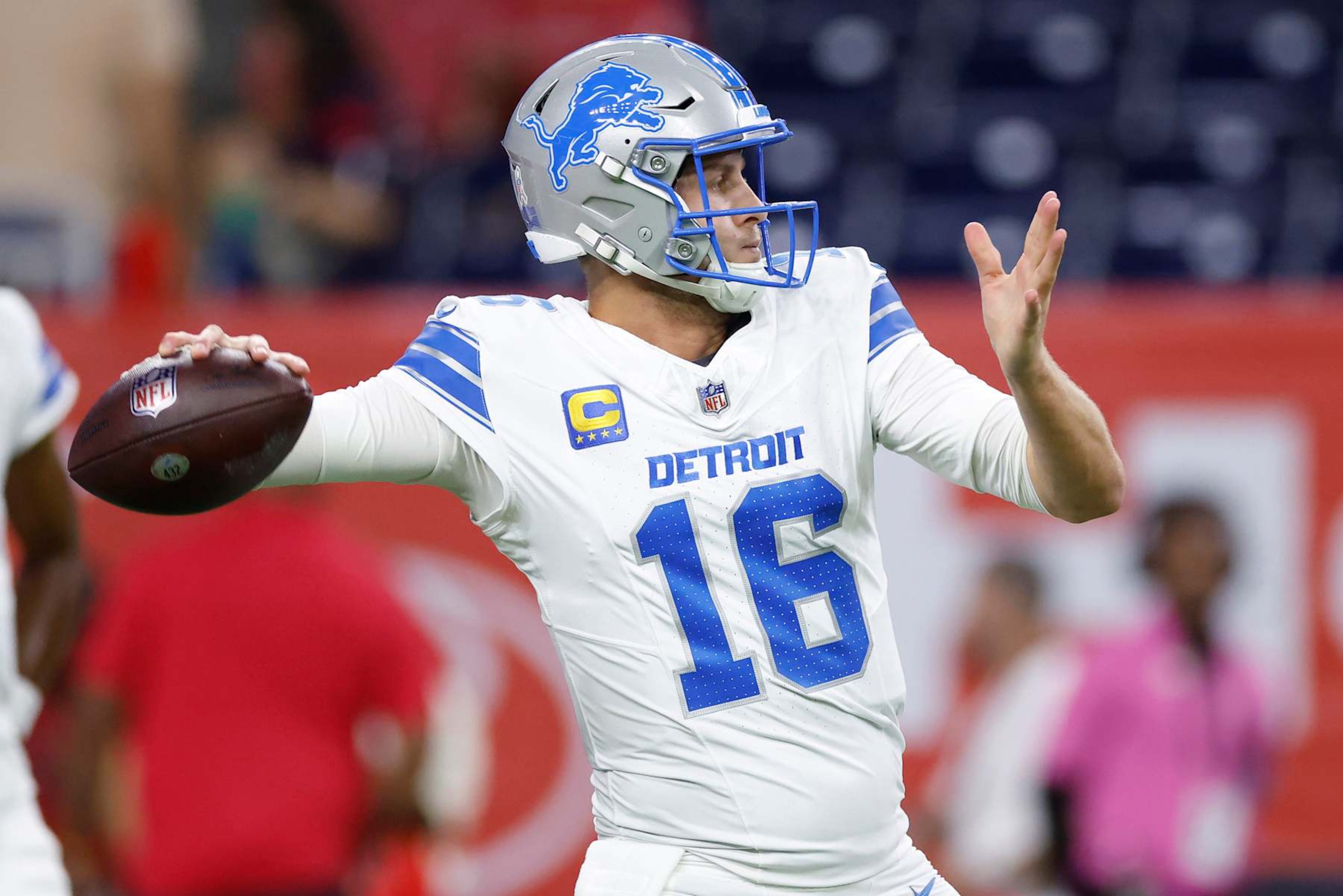 HOUSTON, TEXAS - NOVEMBER 10: Jared Goff #16 of the Detroit Lions warms up prior to the game against the Houston Texans at NRG Stadium on November 10, 2024 in Houston, Texas. (Photo by Tim Warner/Getty Images) HOUSTON, TEXAS - NOVEMBER 10: Jared Goff #16 of the Detroit Lions warms up prior to the game against the Houston Texans at NRG Stadium on November 10, 2024 in Houston, Texas. (Photo by Tim Warner/Getty Images)