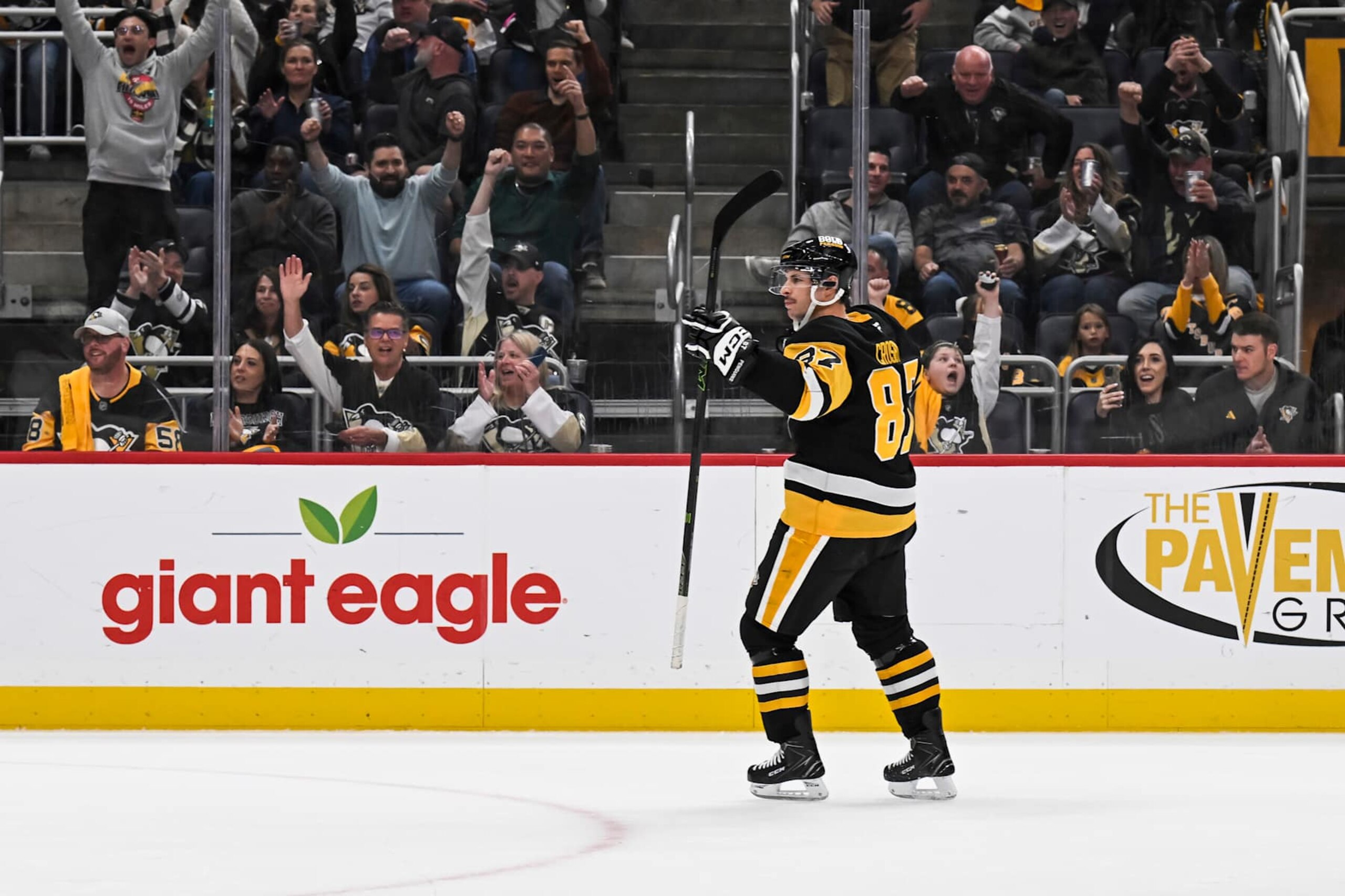 PITTSBURGH, PA - NOVEMBER 02: Pittsburgh Penguins center Sidney Crosby (87) celebrates his goal during the second period in the NHL game between the Pittsburgh Penguins and the Montreal Canadiens on November 2, 2024, at PPG Paints Arena in Pittsburgh, PA. (Photo by Jeanine Leech/Icon Sportswire via Getty Images)
