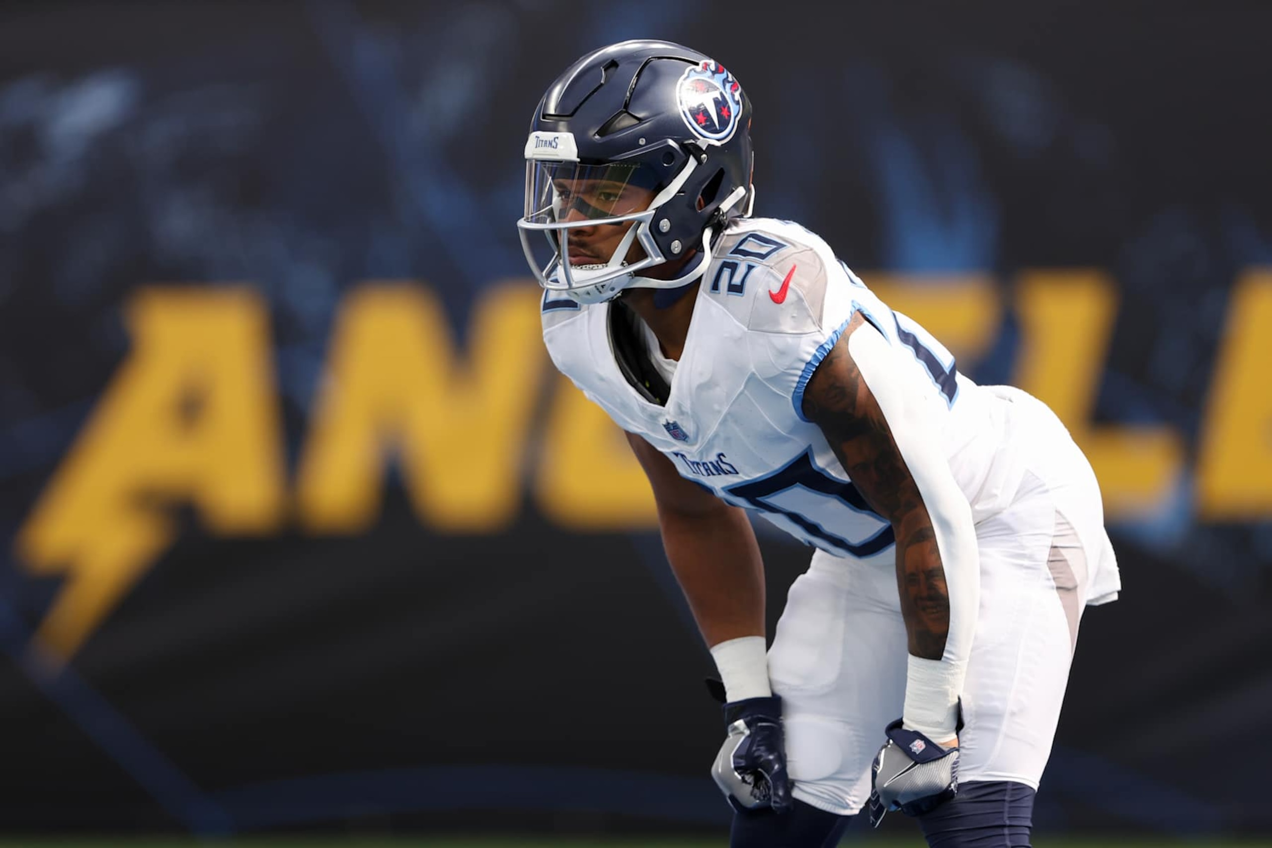 INGLEWOOD, CALIFORNIA - NOVEMBER 10: Tony Pollard #20 of the Tennessee Titans warms up prior to a game against the Los Angeles Chargers at SoFi Stadium on November 10, 2024 in Inglewood, California. (Photo by Sean M. Haffey/Getty Images) INGLEWOOD, CALIFORNIA - NOVEMBER 10: Tony Pollard #20 of the Tennessee Titans warms up prior to a game against the Los Angeles Chargers at SoFi Stadium on November 10, 2024 in Inglewood, California. (Photo by Sean M. Haffey/Getty Images)