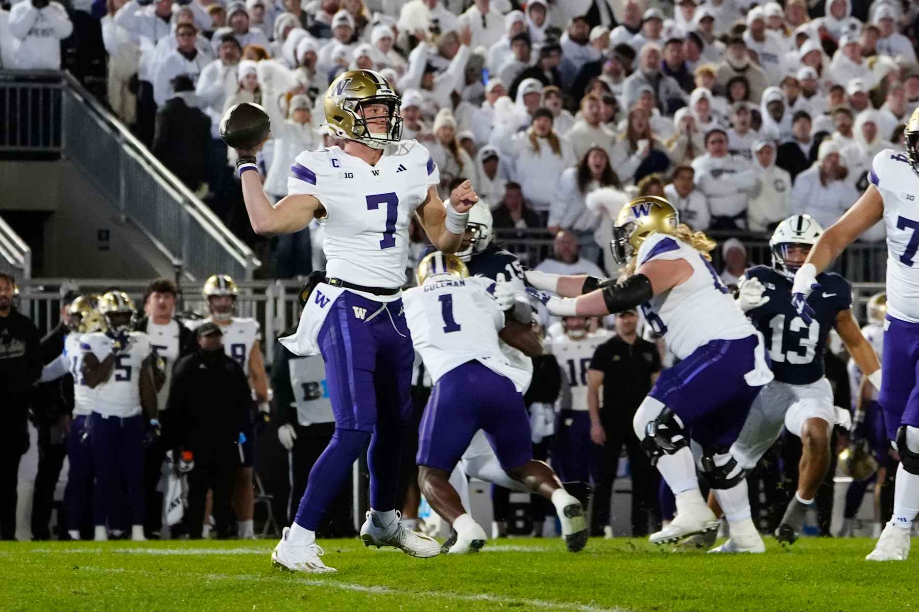 UNIVERSITY PARK, PA - NOVEMBER 09: Washington Huskies Quarterback Will Rogers (7) throws the ball during the first half of the College Football game between the Washington Huskies and the Penn State Nittany Lions on November 9, 2024, at Beaver Stadium in University Park, PA. (Photo by Gregory Fisher/Icon Sportswire via Getty Images)