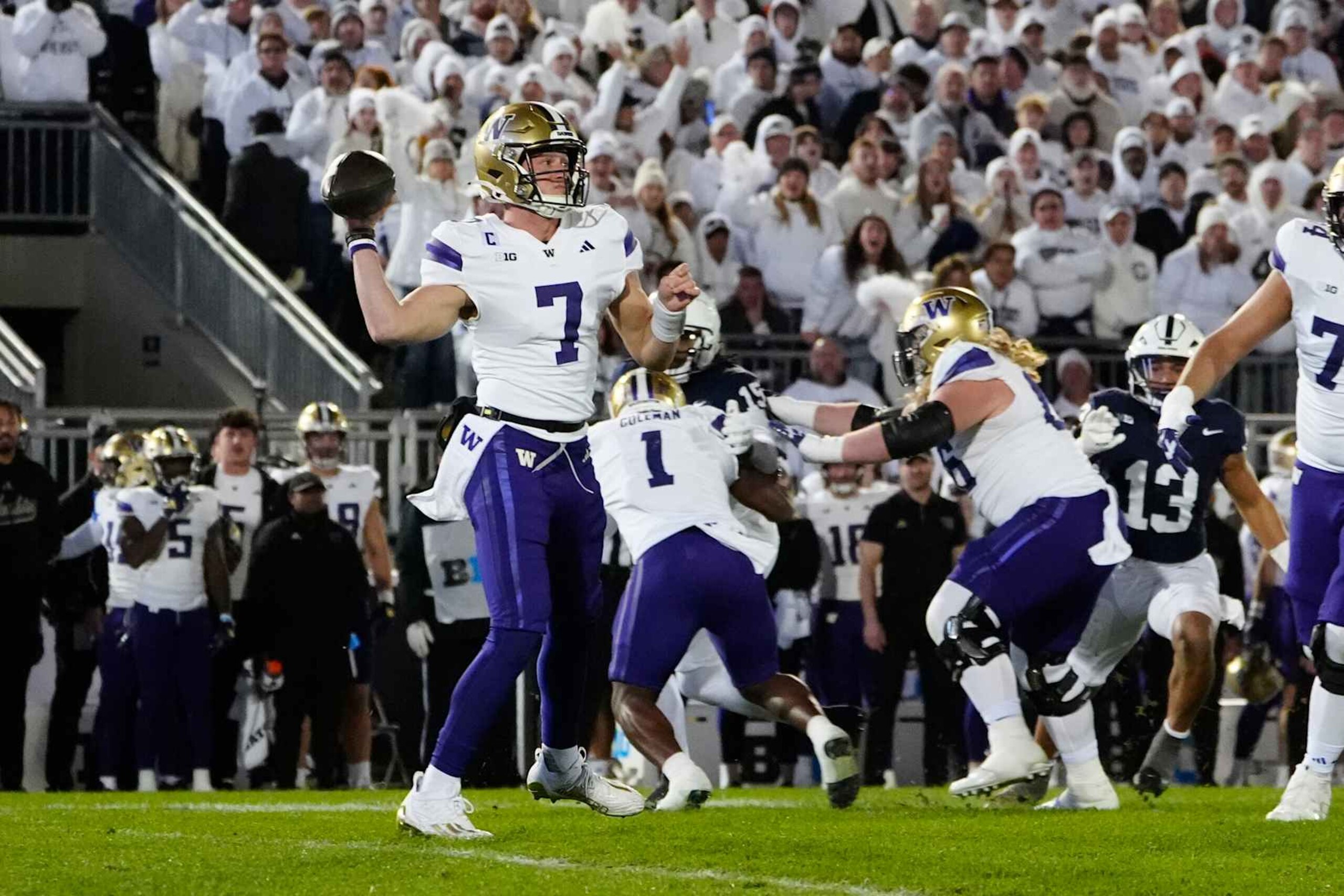 UNIVERSITY PARK, PA - NOVEMBER 09: Washington Huskies Quarterback Will Rogers (7) throws the ball during the first half of the College Football game between the Washington Huskies and the Penn State Nittany Lions on November 9, 2024, at Beaver Stadium in University Park, PA. (Photo by Gregory Fisher/Icon Sportswire via Getty Images)